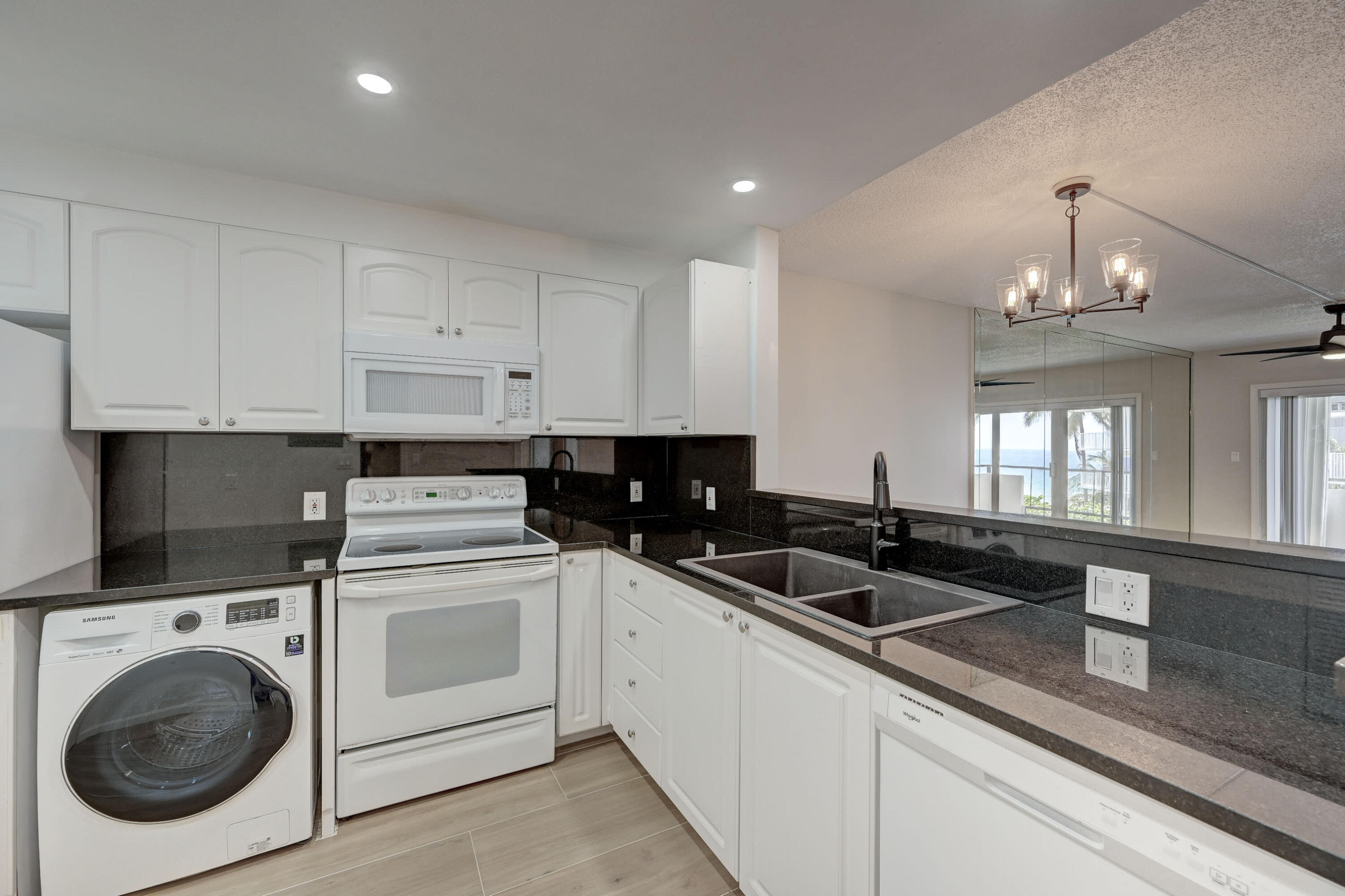 1500 S Ocean Boulevard 303, Lauderdale-By-The-Sea Unit: 303