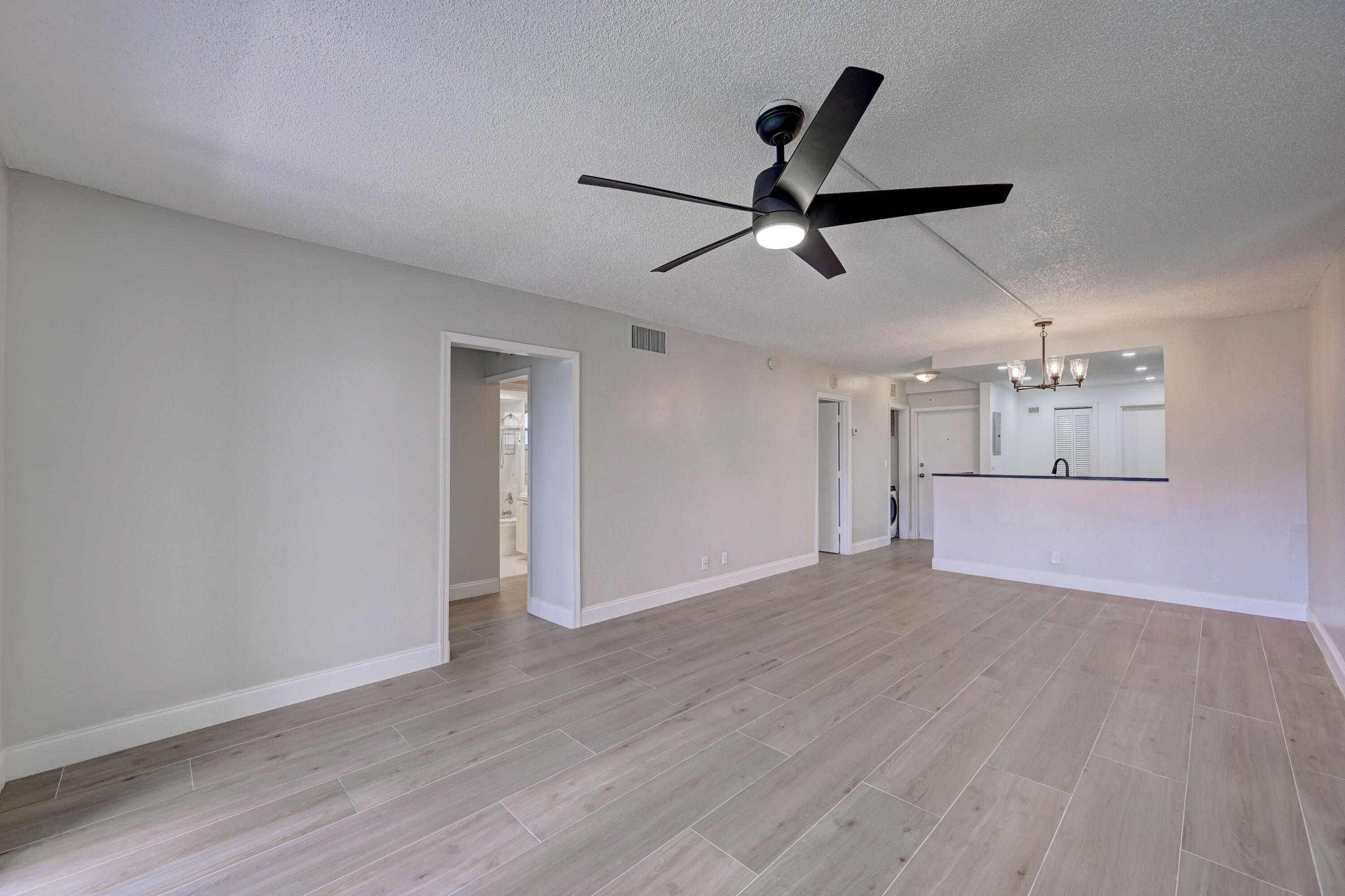 1500 S Ocean Boulevard 303, Lauderdale-By-The-Sea Unit: 303