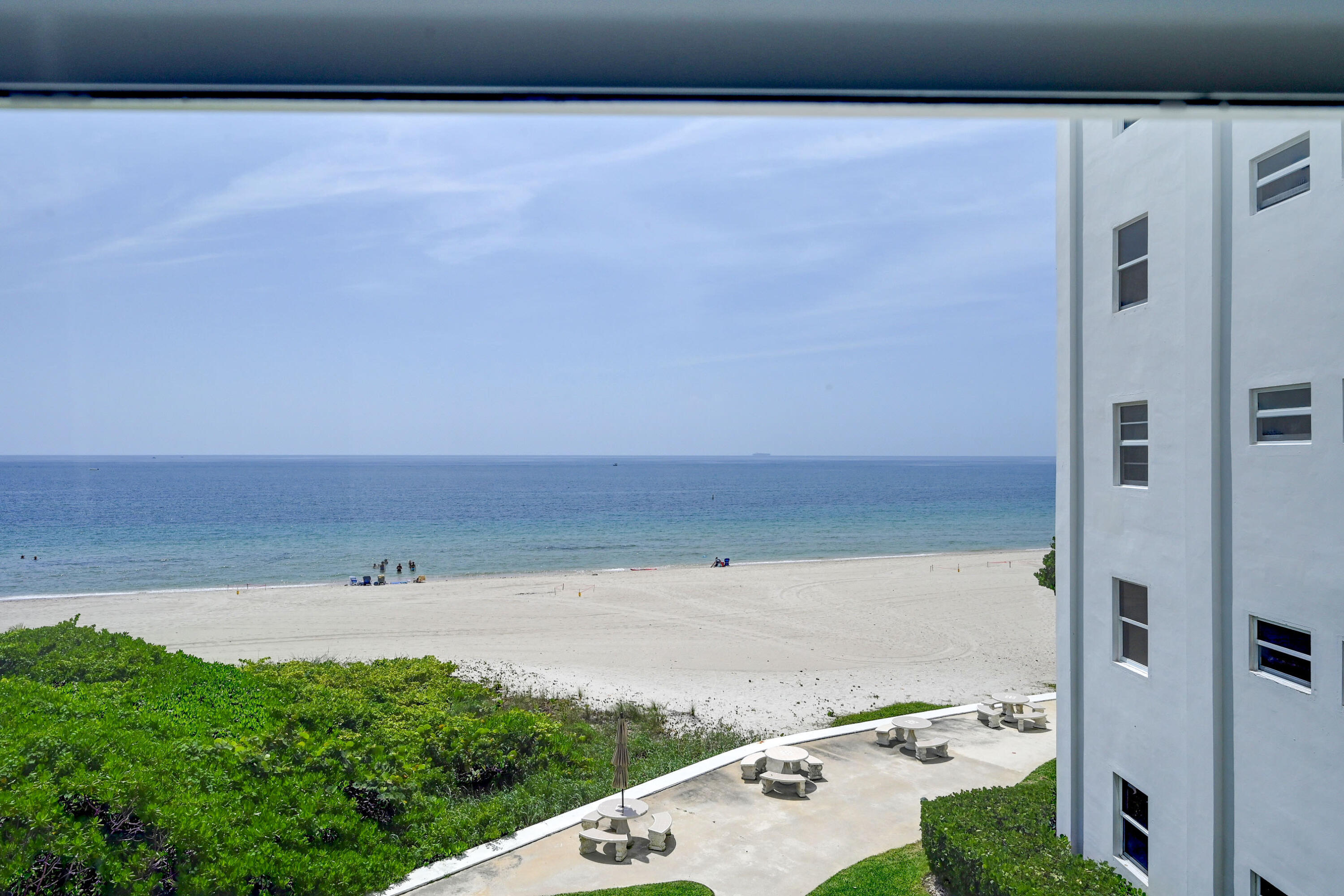 1500 S Ocean Boulevard 303, Lauderdale-By-The-Sea Unit: 303
