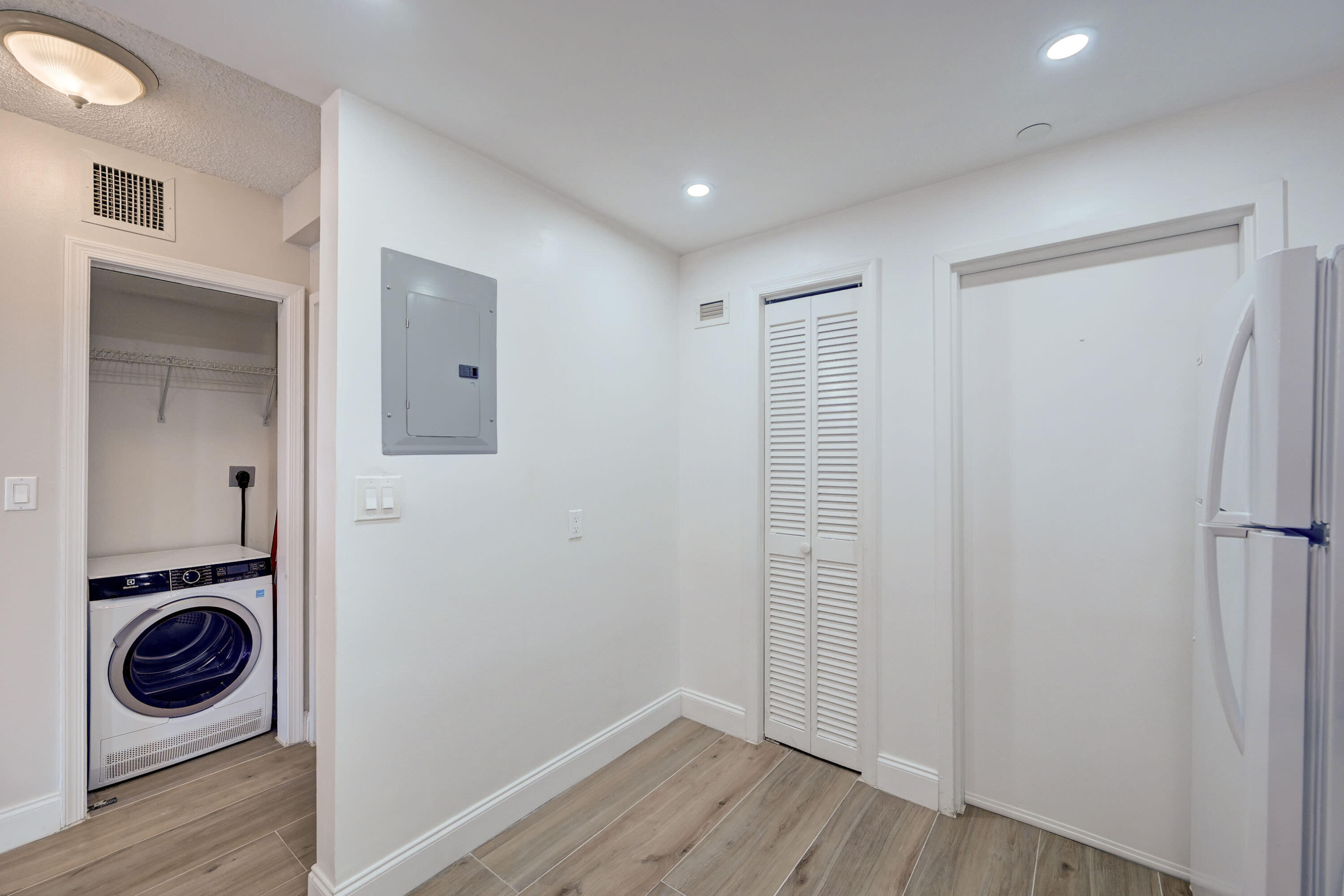 1500 S Ocean Boulevard 303, Lauderdale-By-The-Sea Unit: 303