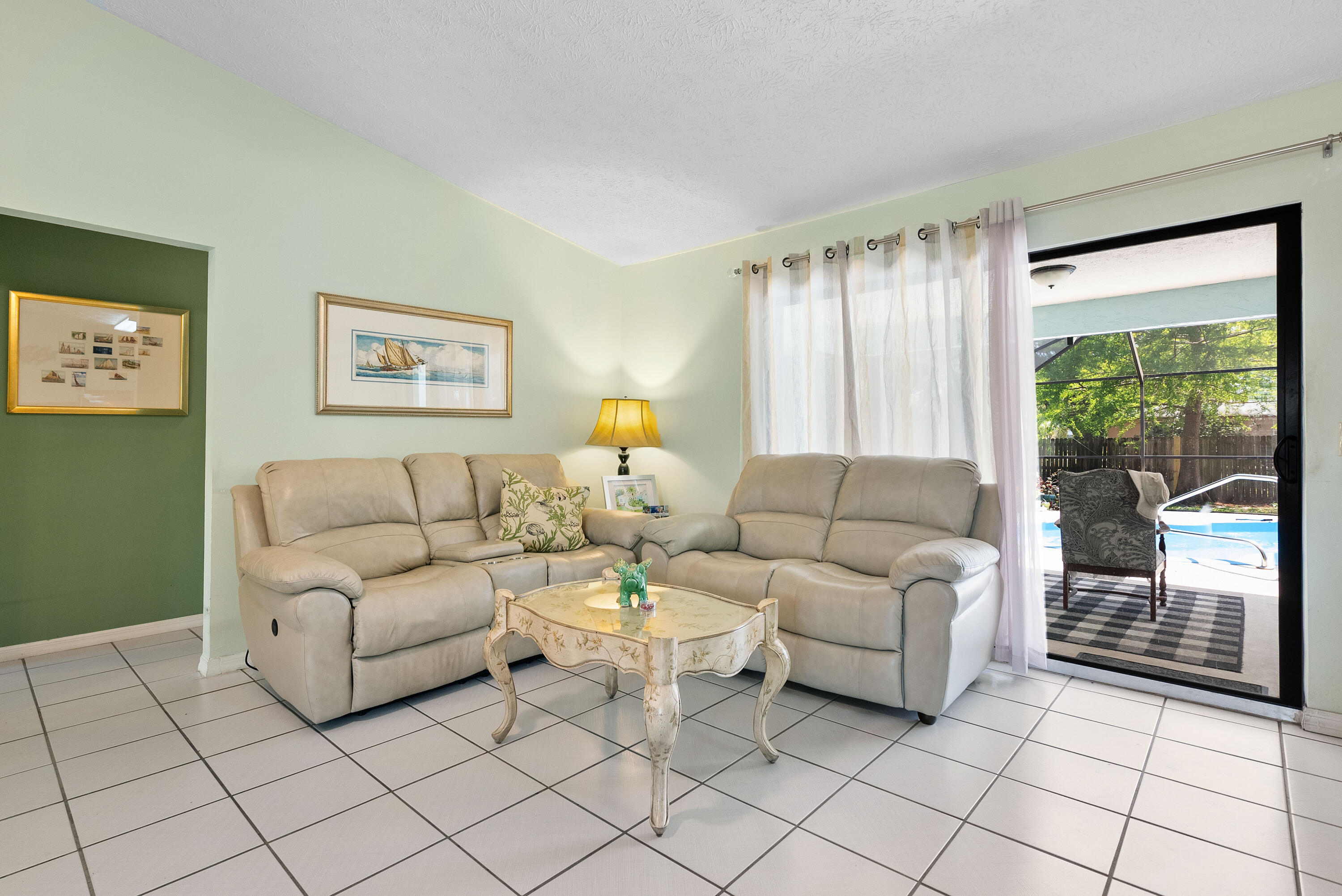 858 SE Cavern Avenue, Port St. Lucie