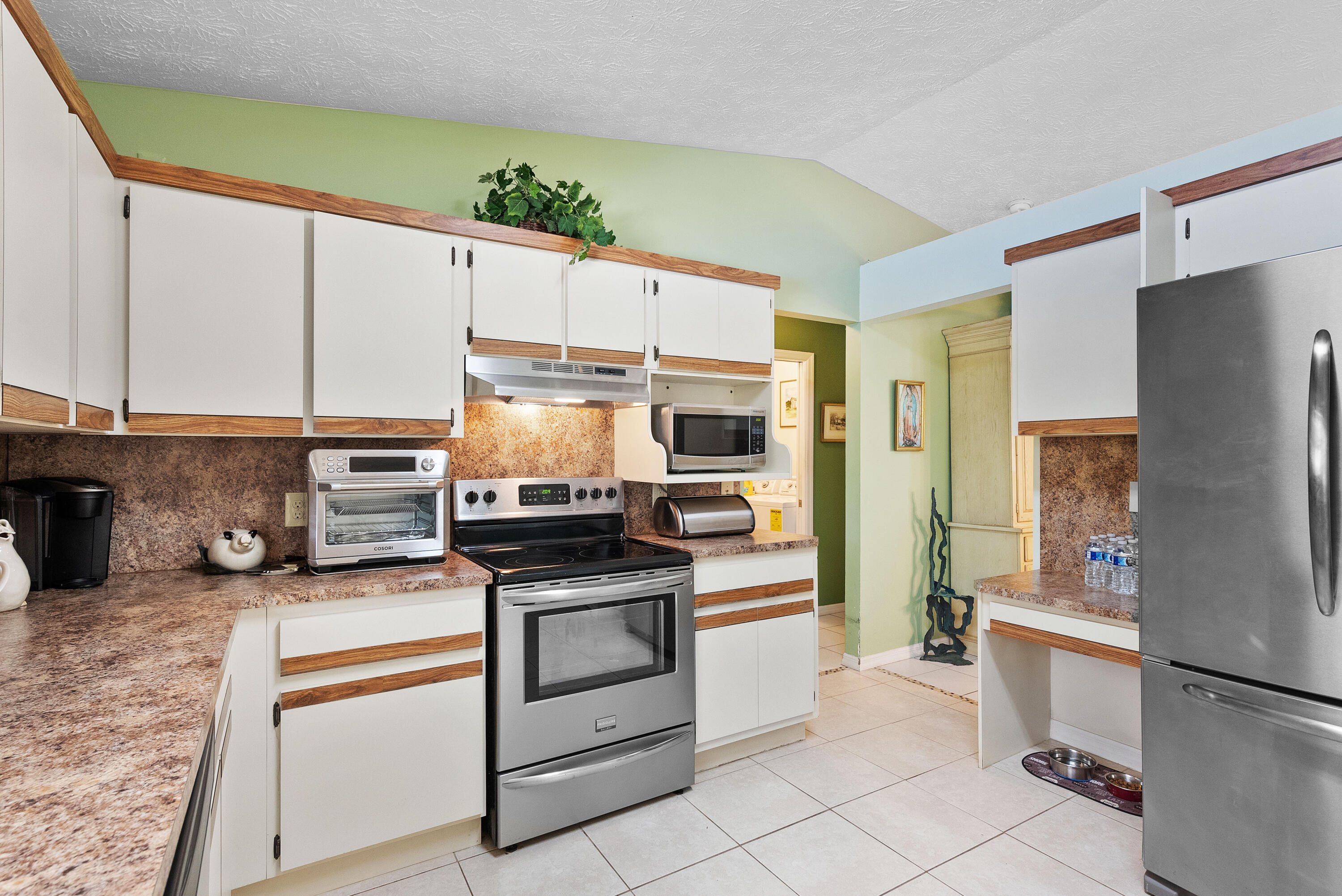 858 SE Cavern Avenue, Port St. Lucie