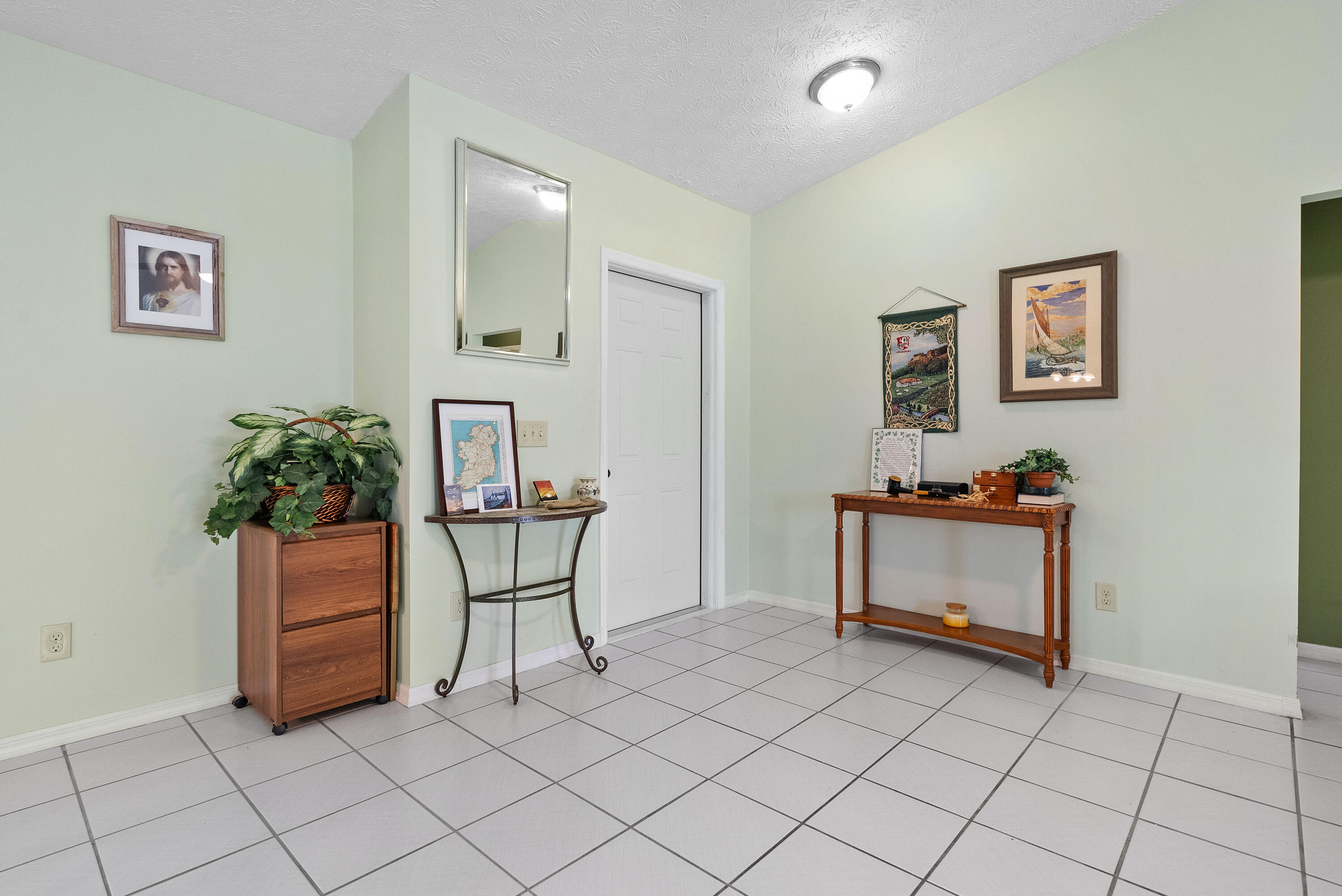 858 SE Cavern Avenue, Port St. Lucie
