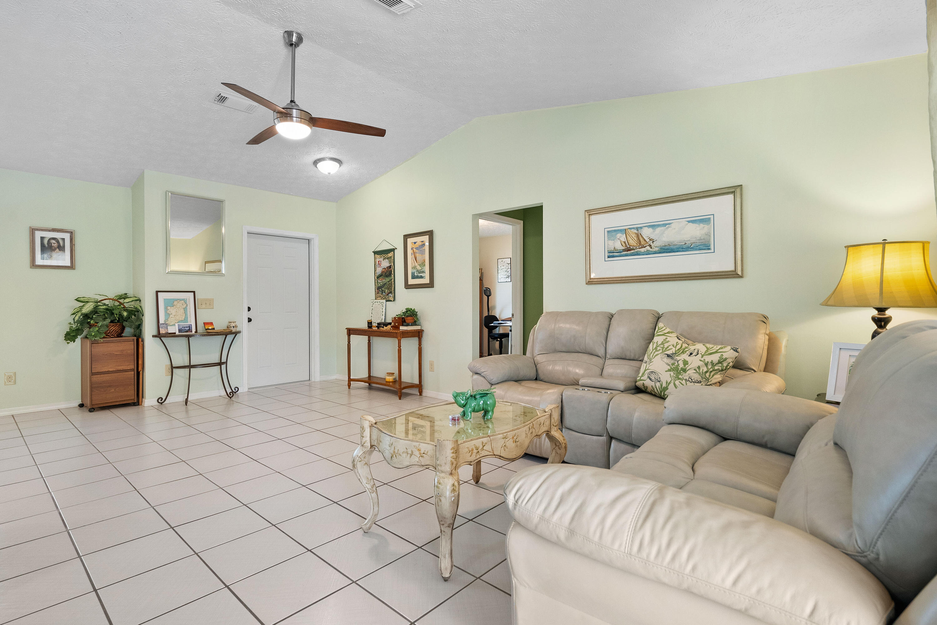 858 SE Cavern Avenue, Port St. Lucie