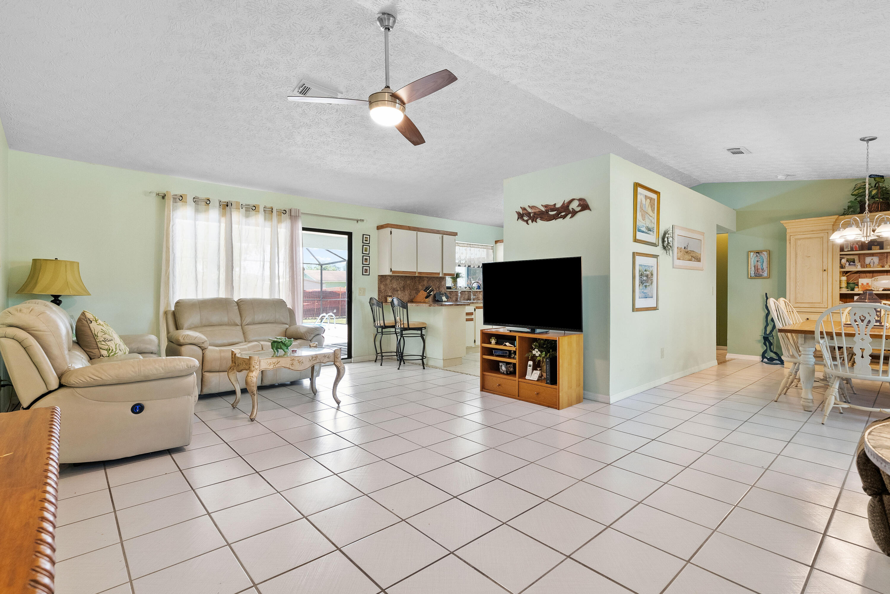 858 SE Cavern Avenue, Port St. Lucie