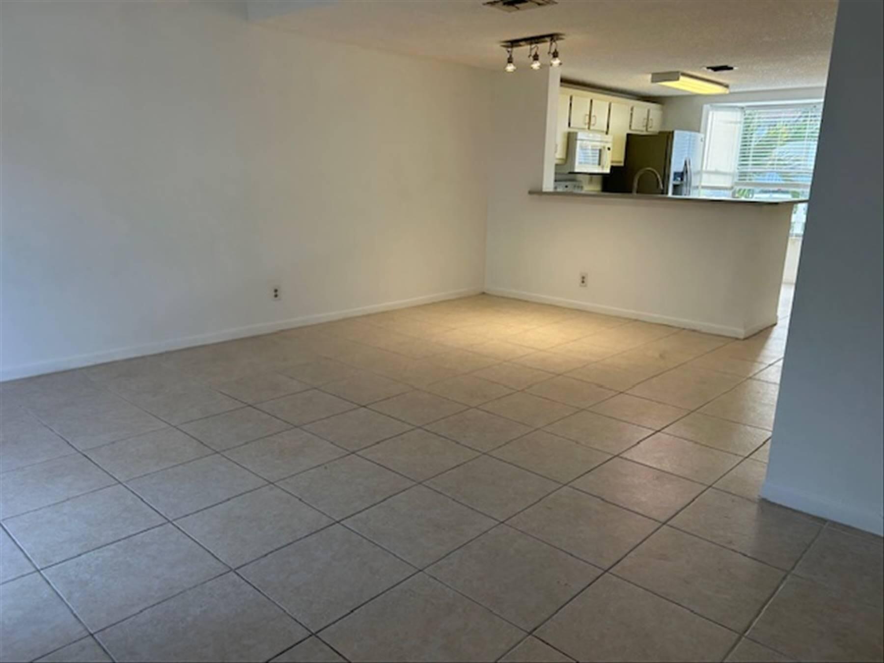 2593 NE 15th Street