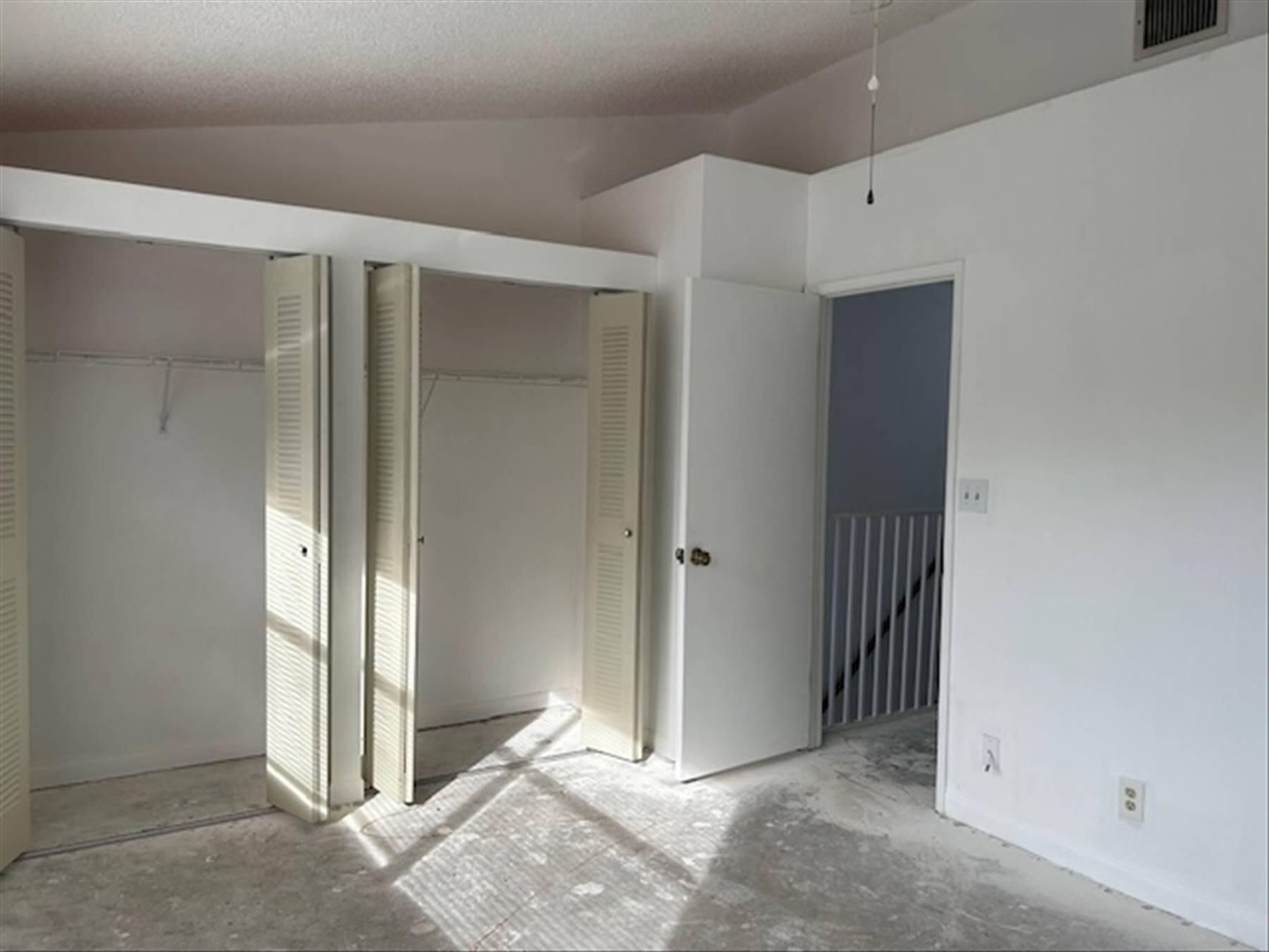 2593 NE 15th Street