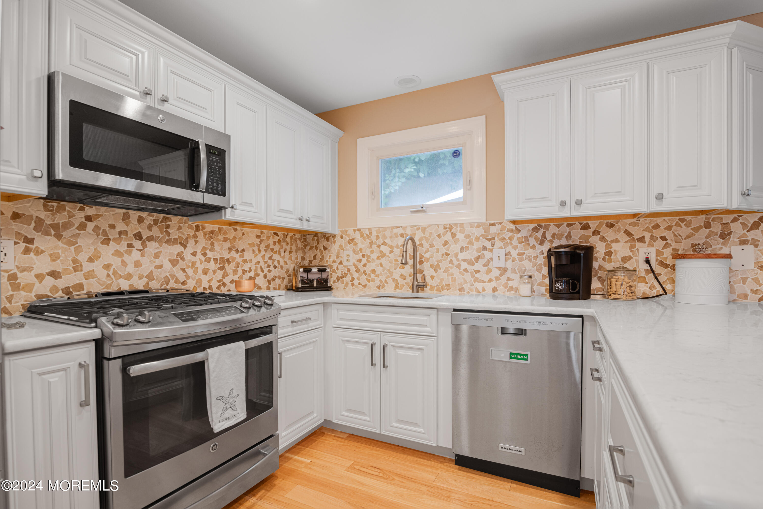 255 Shore Drive, 13
