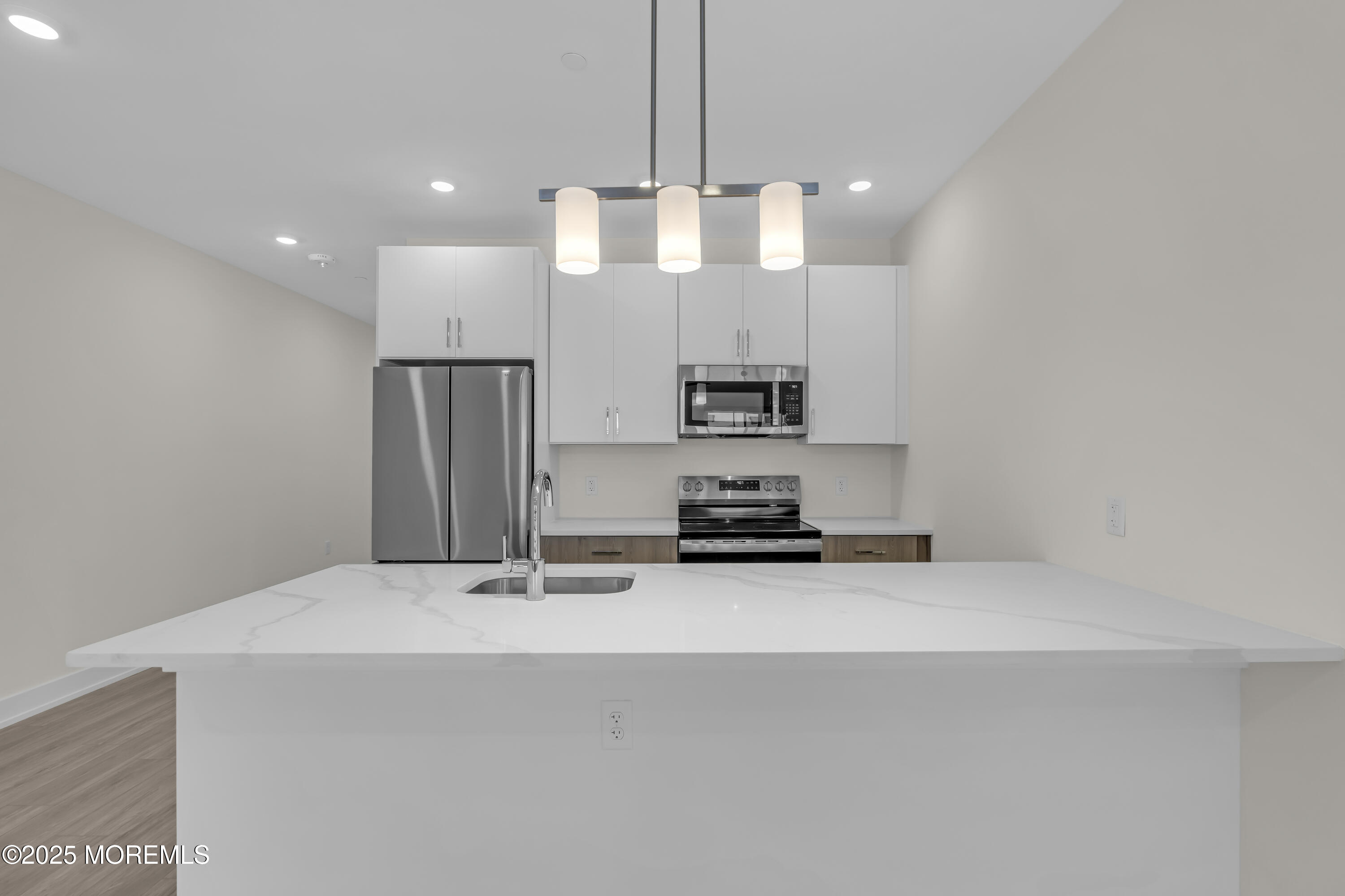 19 Carr Avenue 403