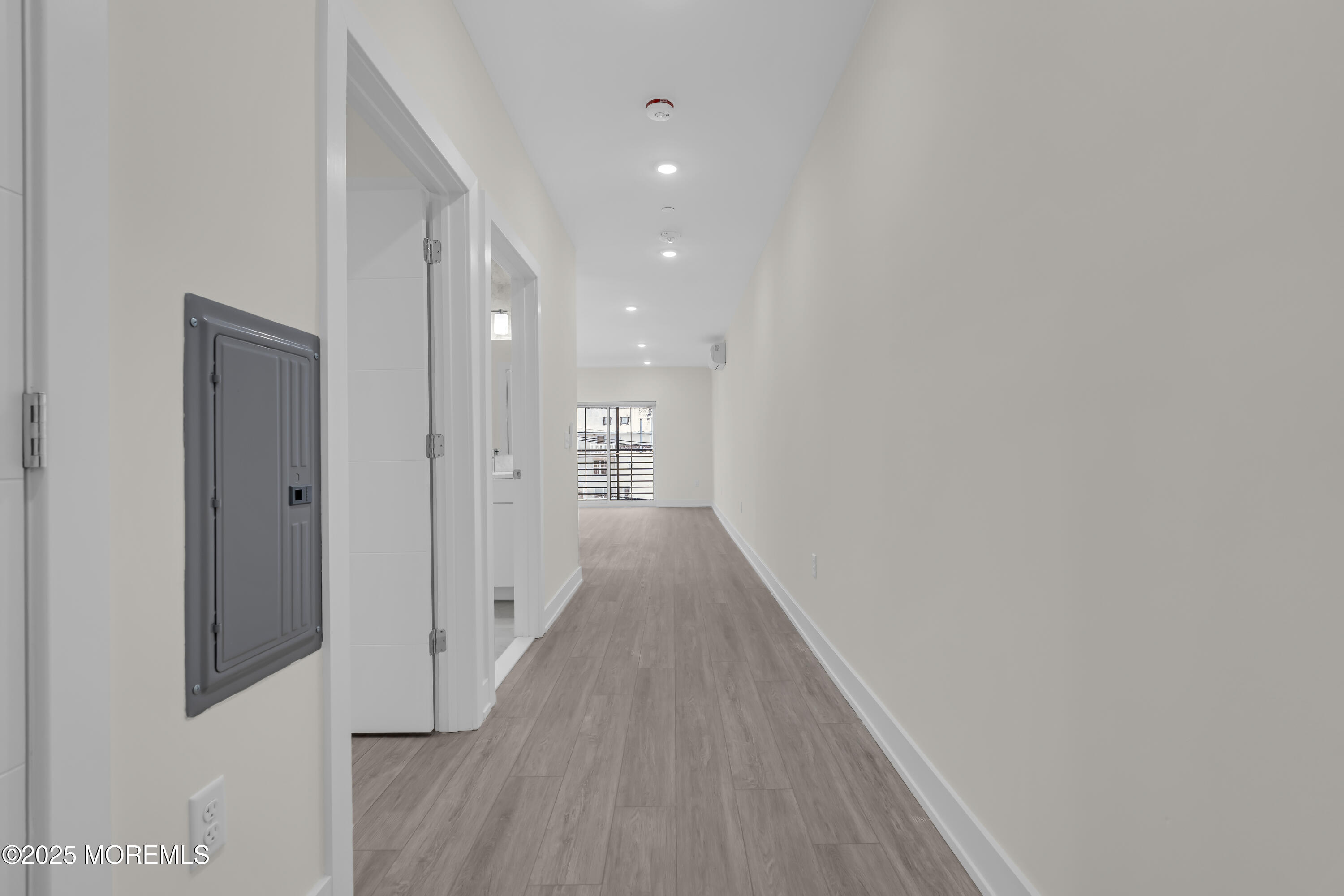 19 Carr Avenue 403