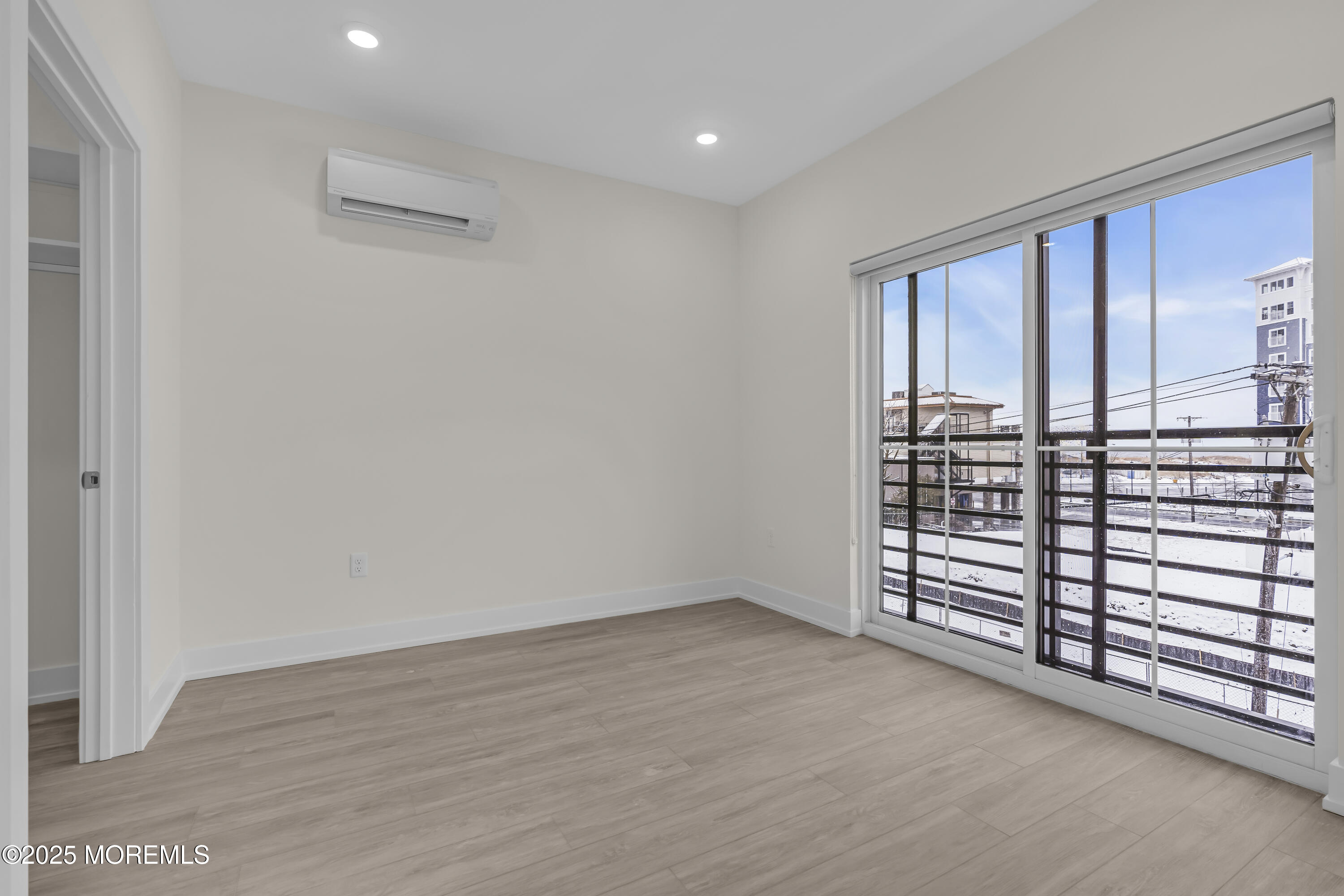 19 Carr Avenue 403
