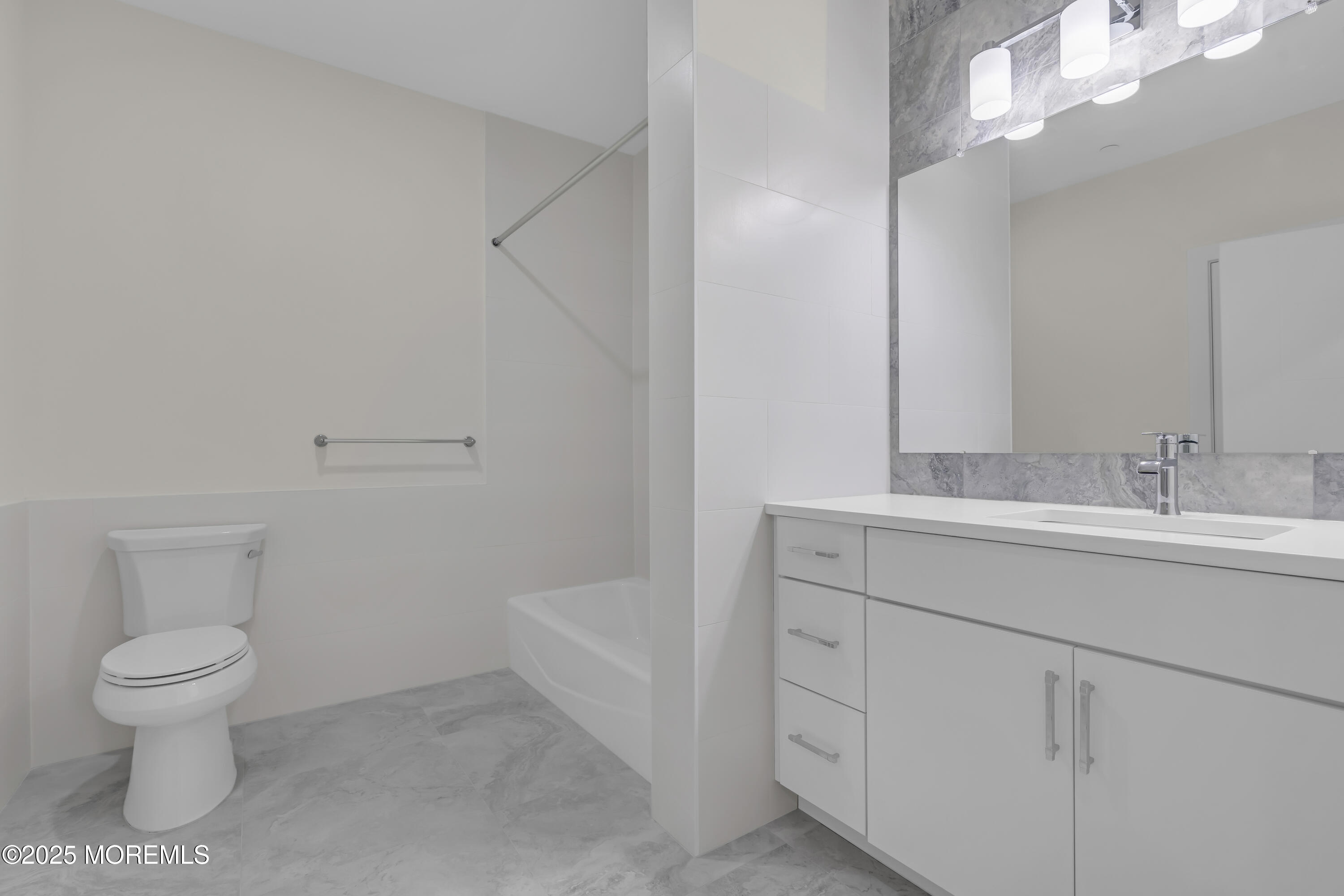 19 Carr Avenue 403