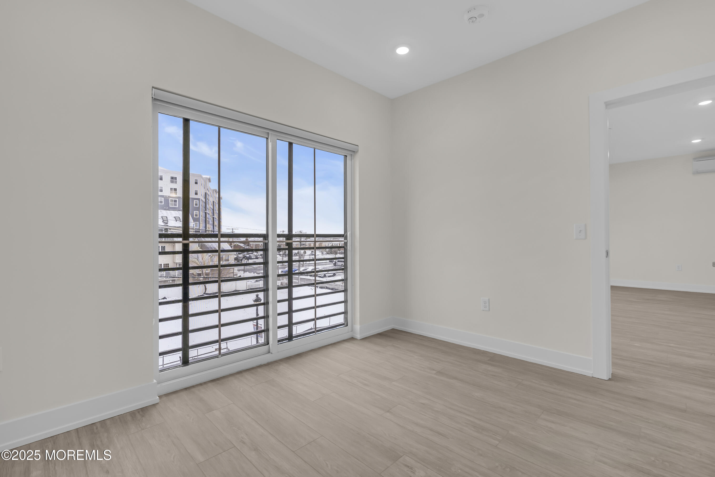 19 Carr Avenue 403