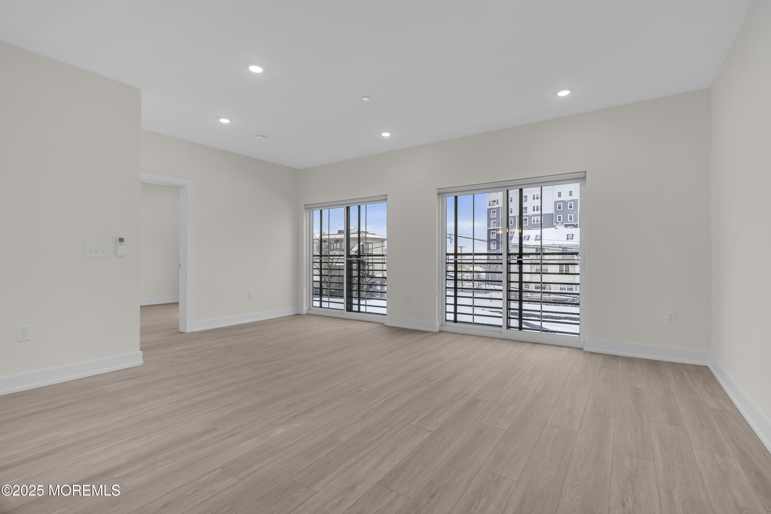 19 Carr Avenue 403