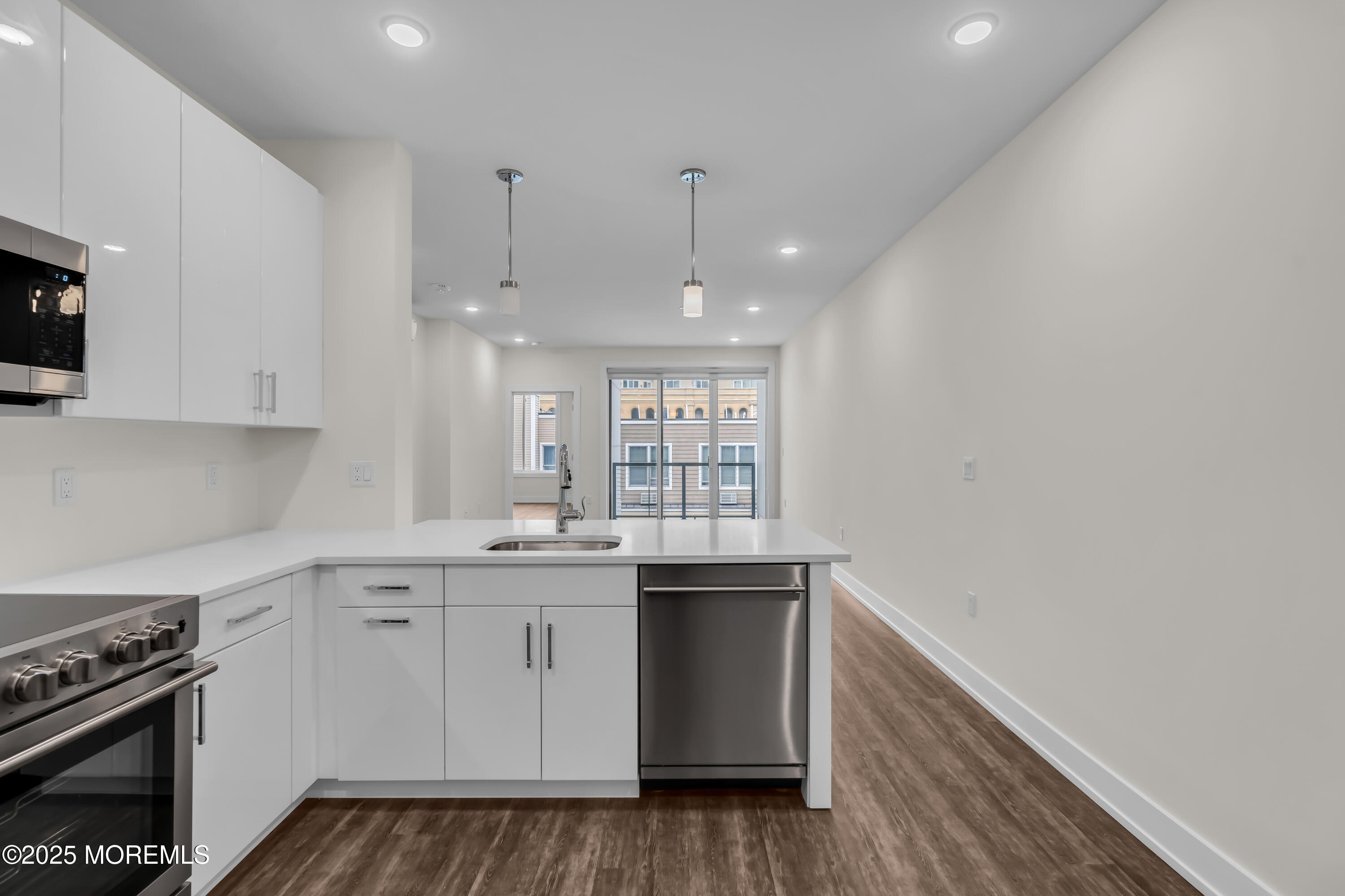521 Lake Avenue 415