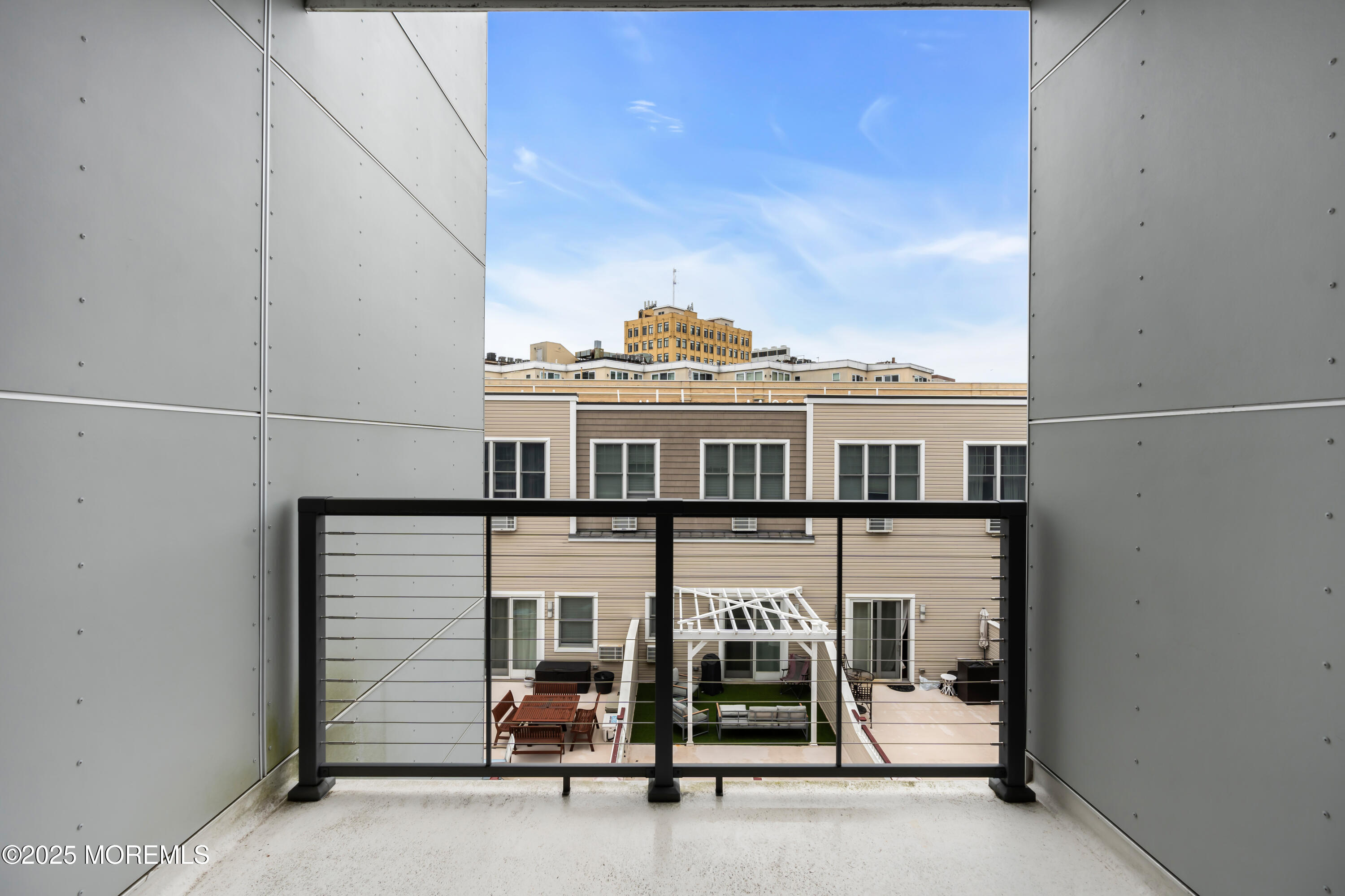 521 Lake Avenue 415
