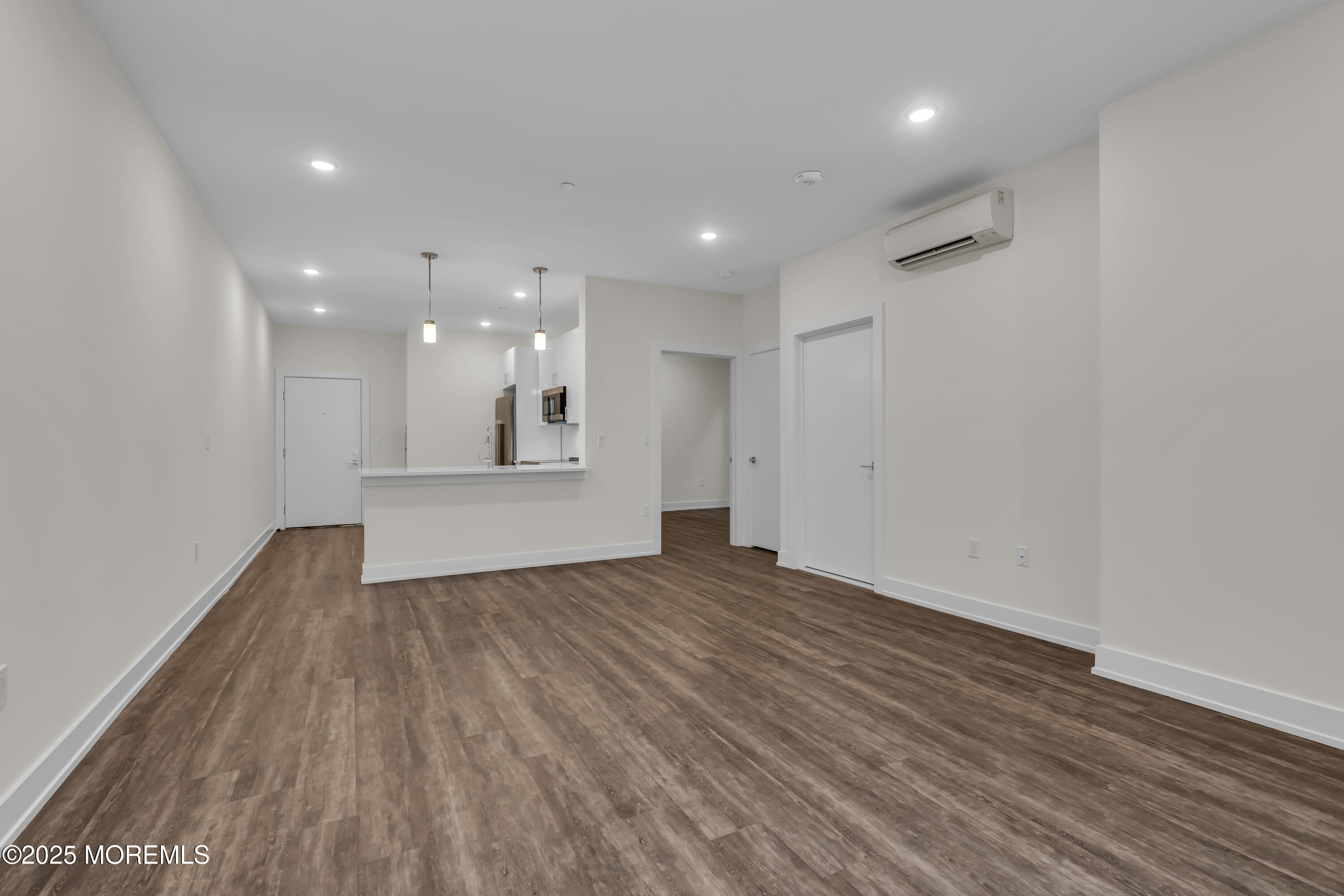 521 Lake Avenue 215