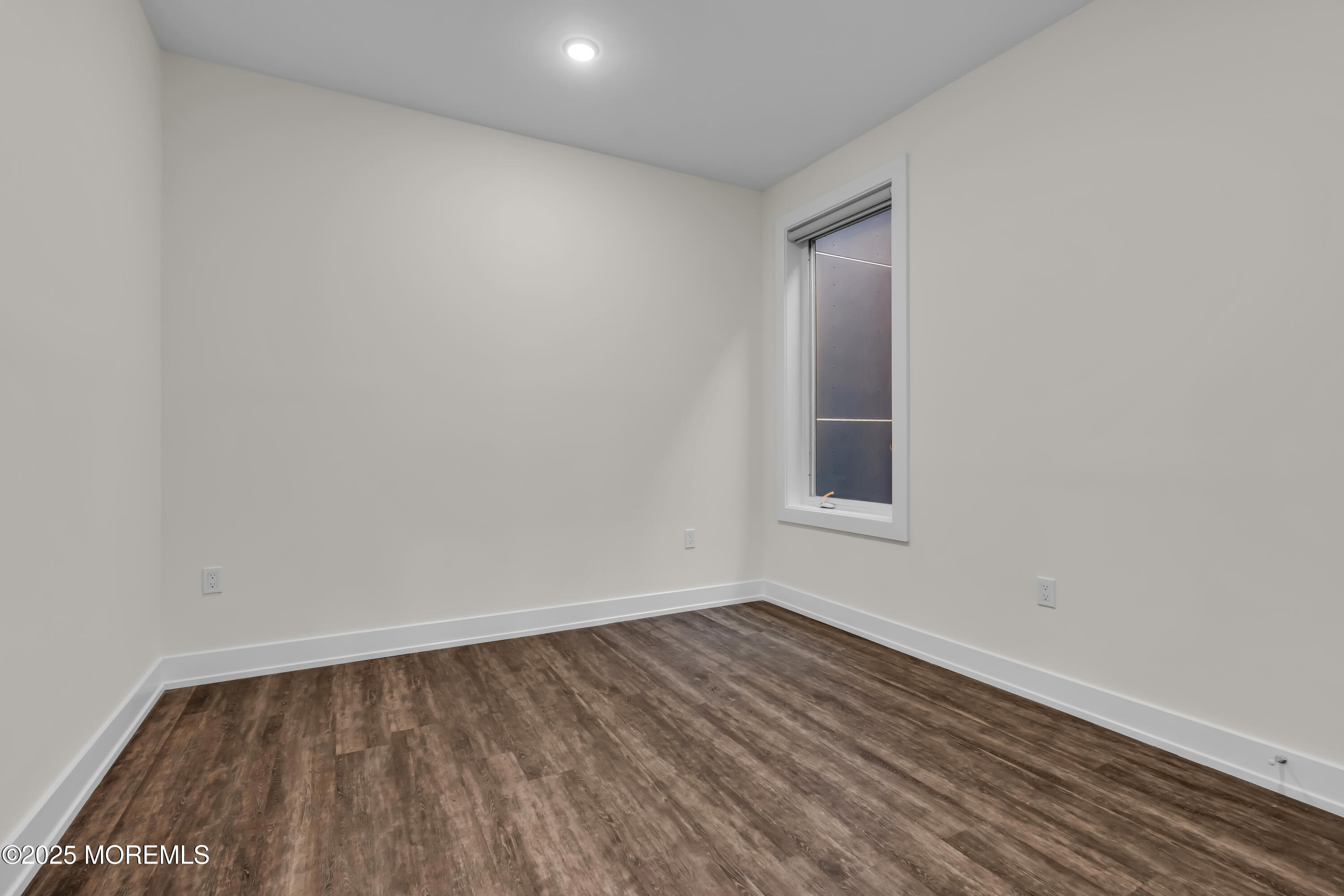 521 Lake Avenue 215