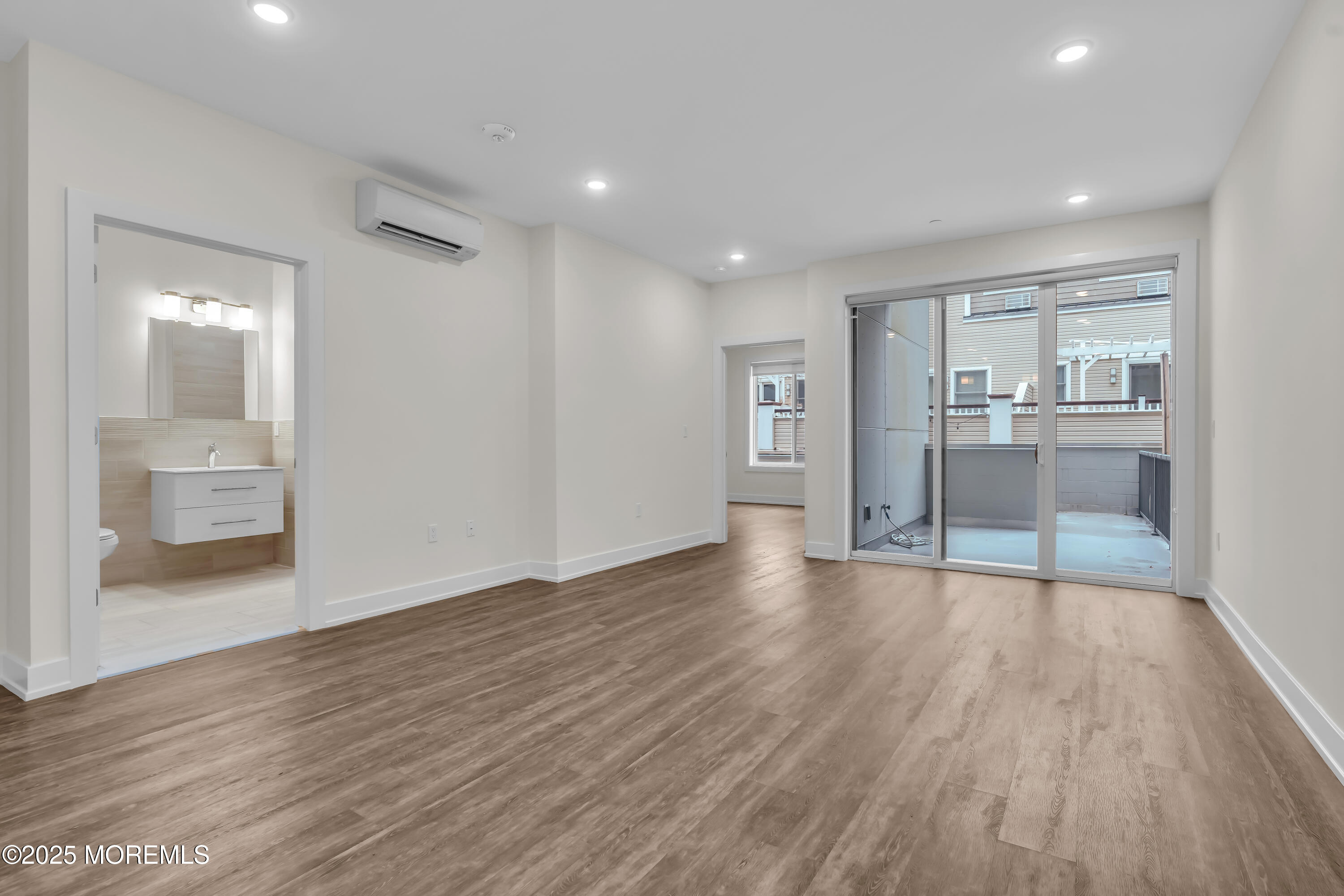521 Lake Avenue 215