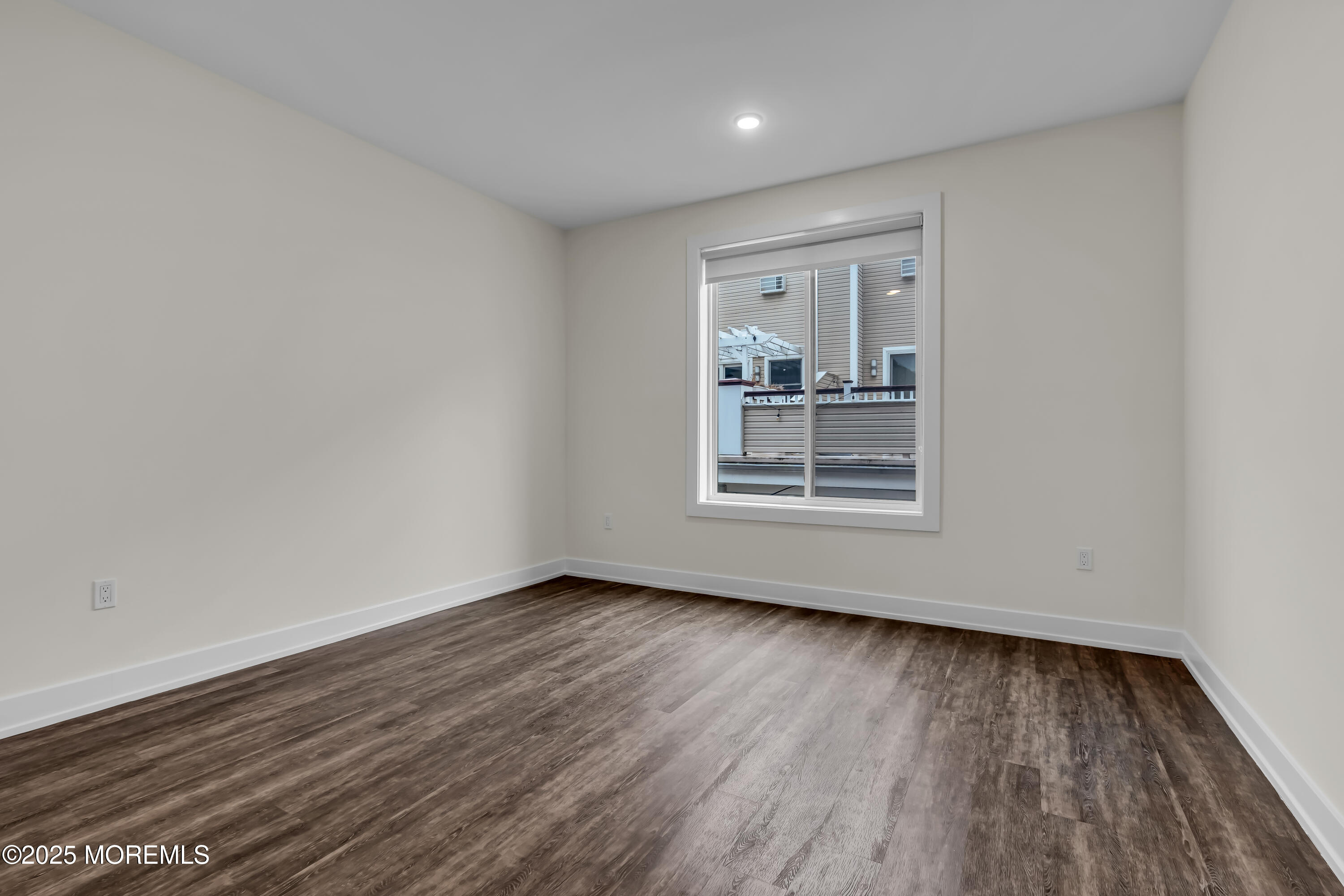 521 Lake Avenue 215