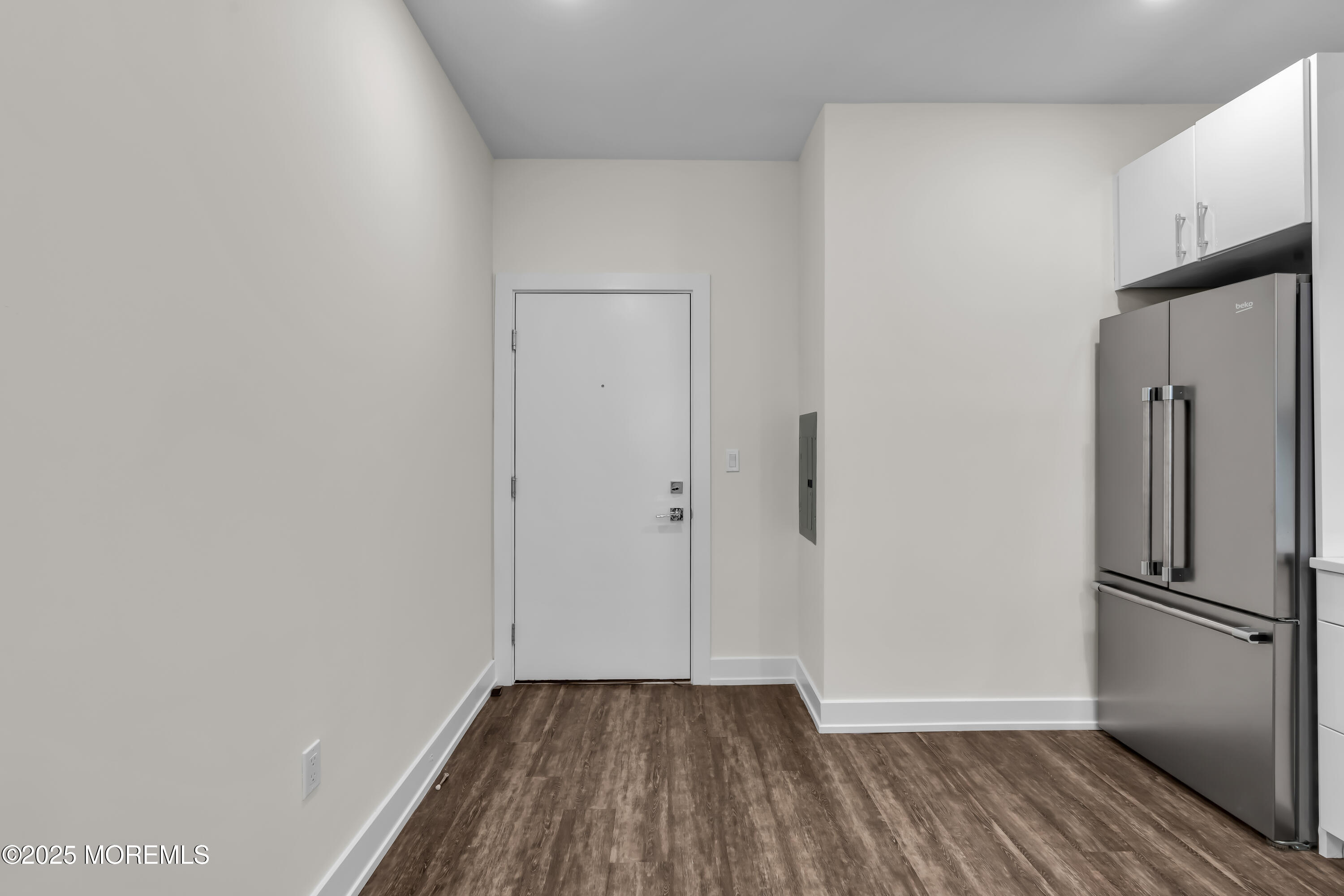 521 Lake Avenue 215