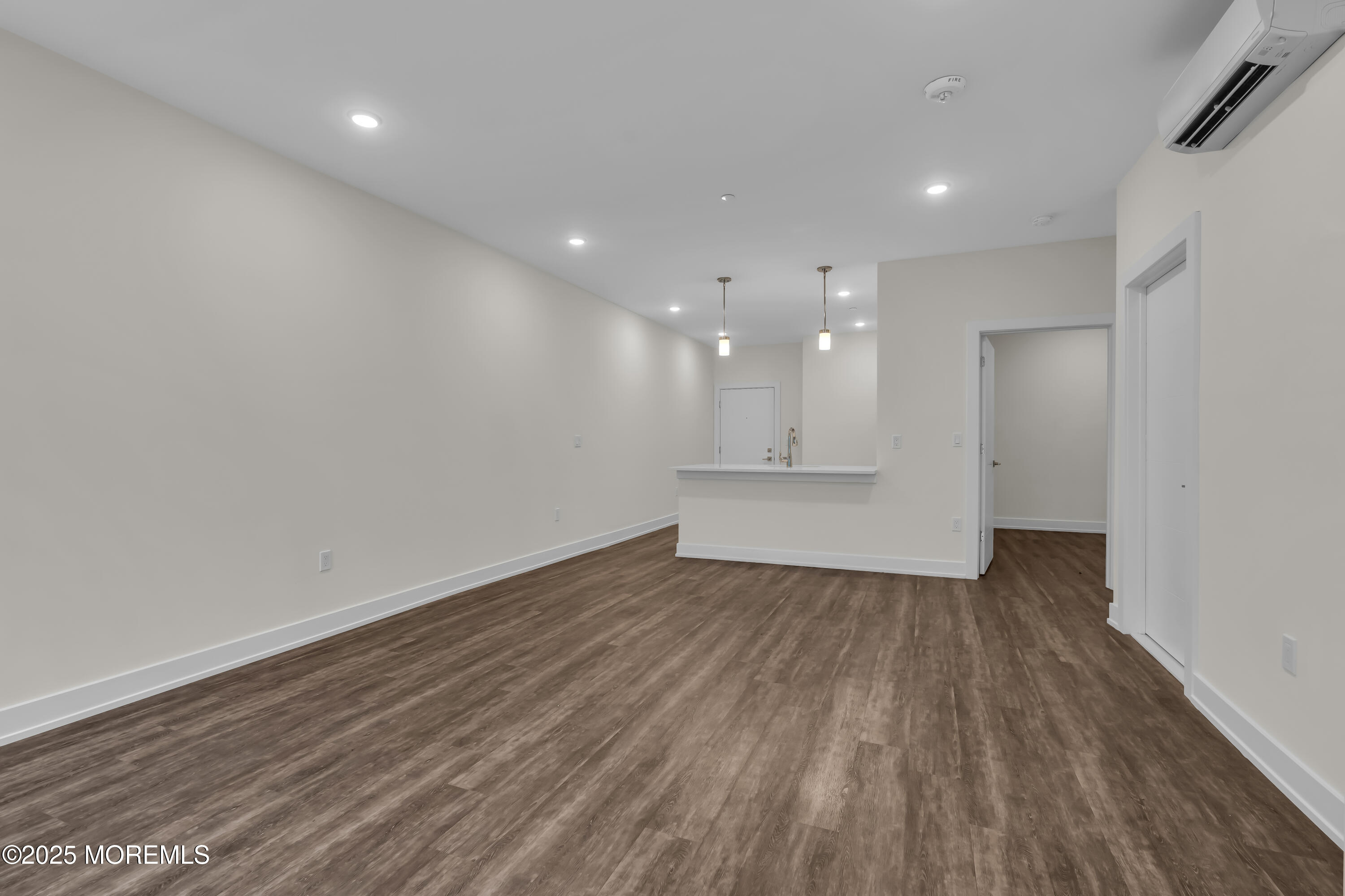 521 Lake Avenue 215