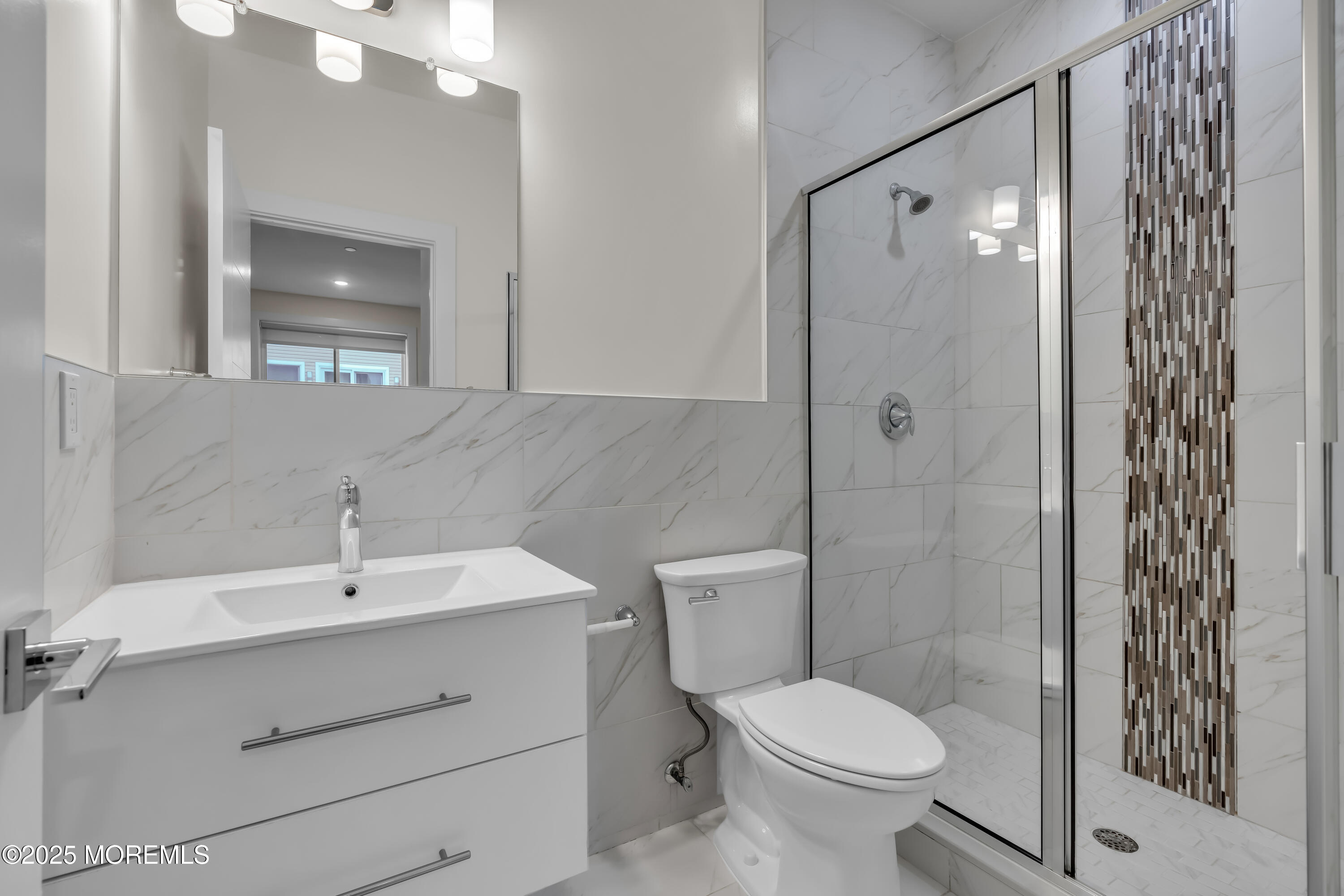 521 Lake Avenue 215