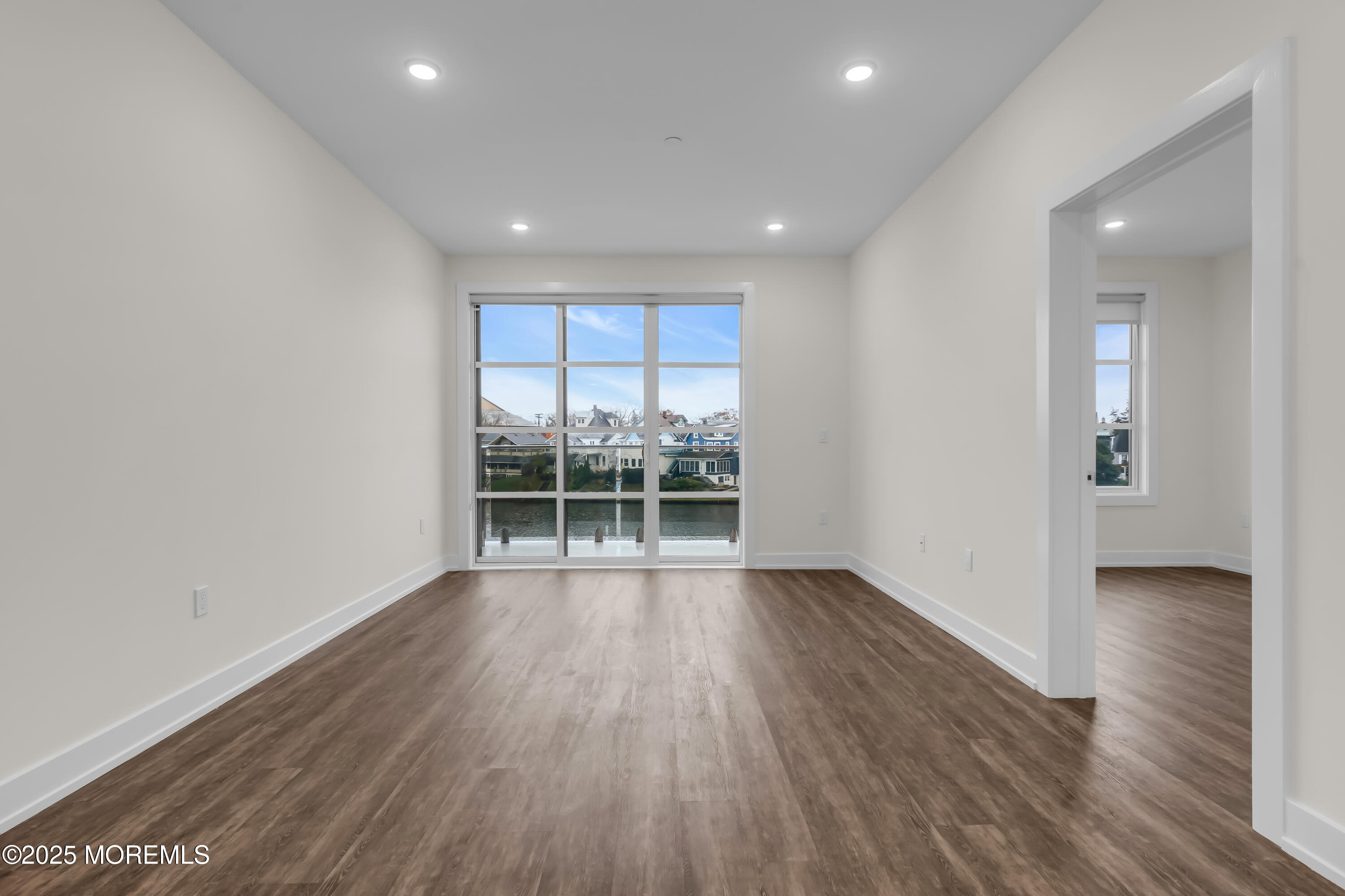 521 Lake Avenue 204