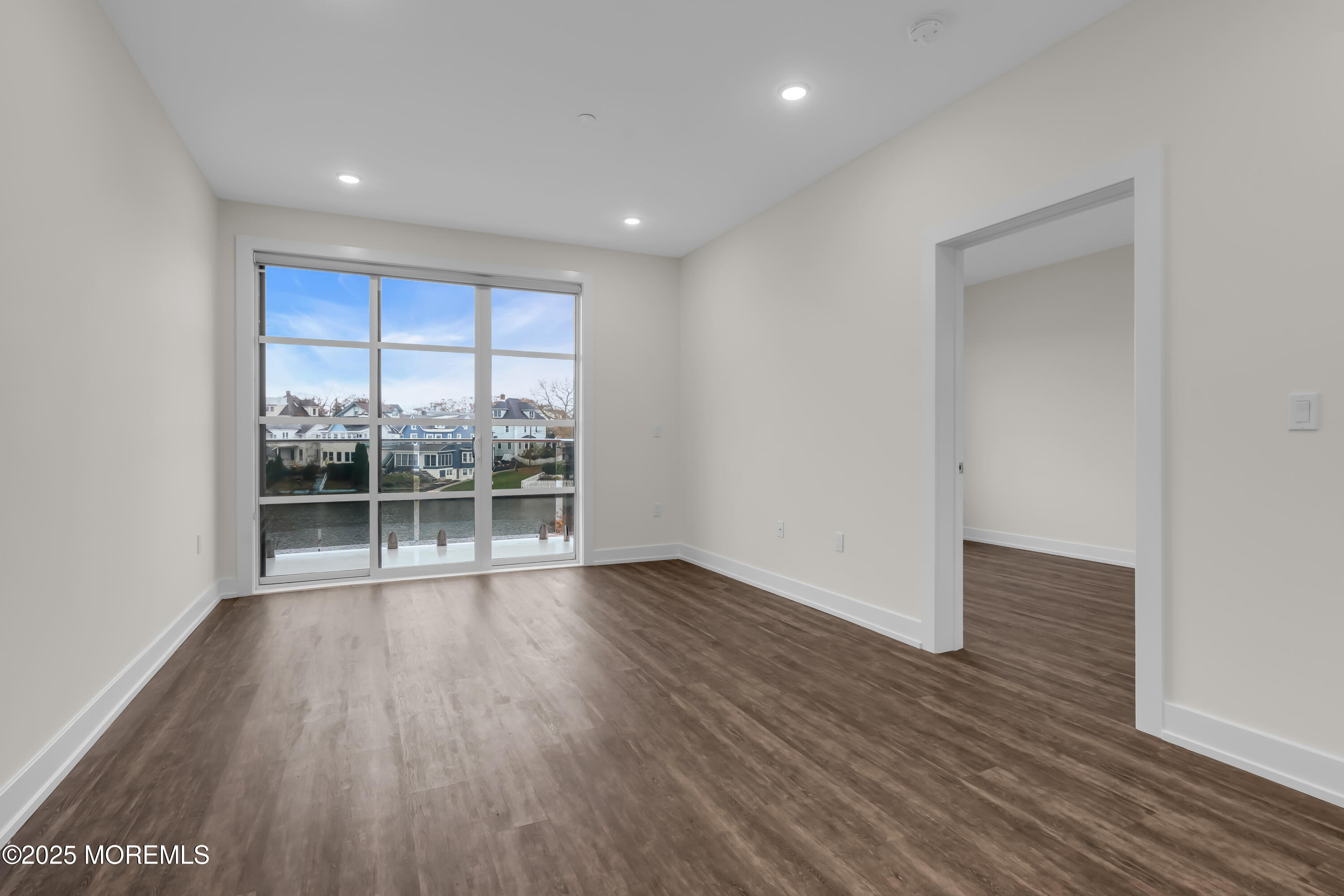 521 Lake Avenue 204