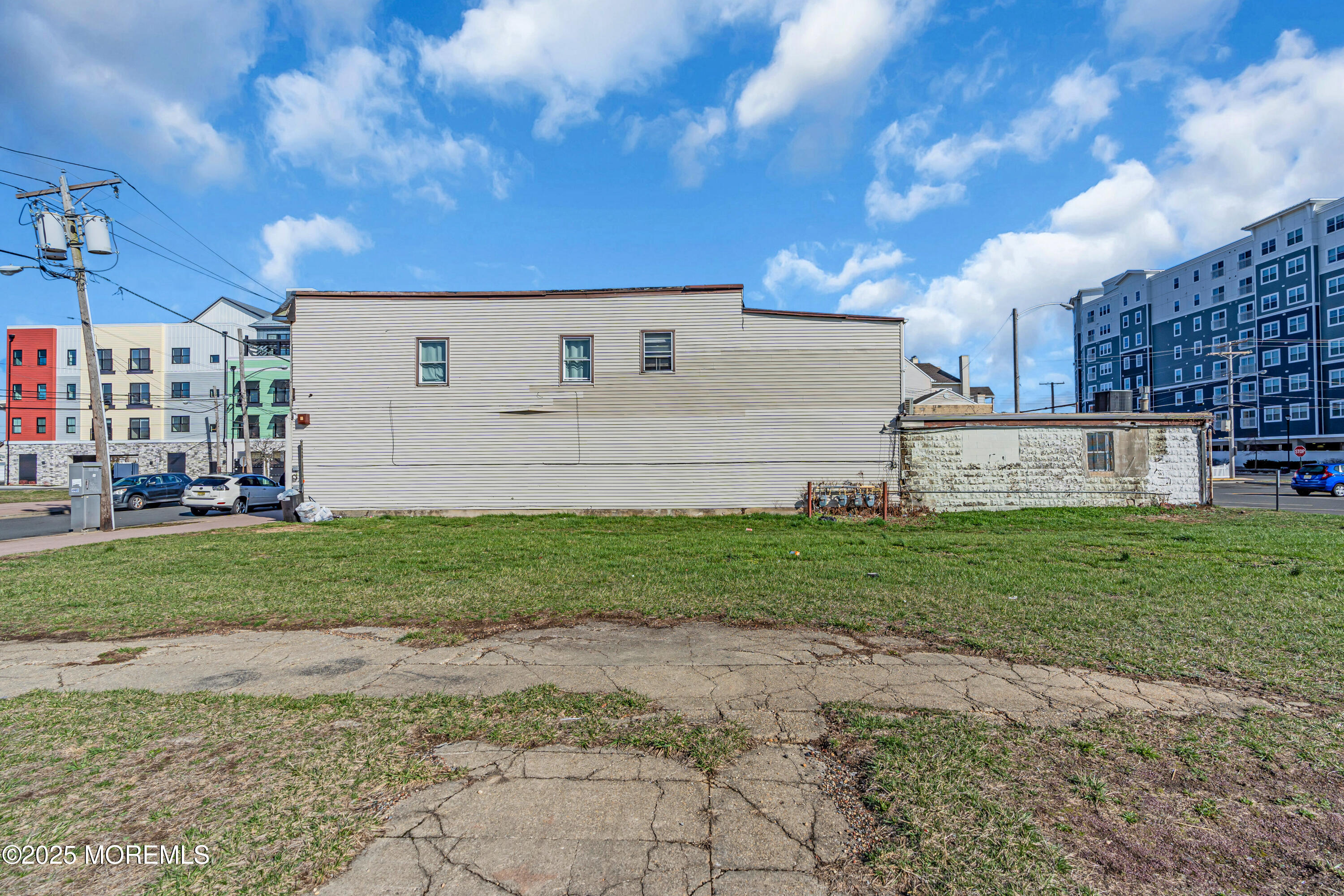 40 Carr Avenue D