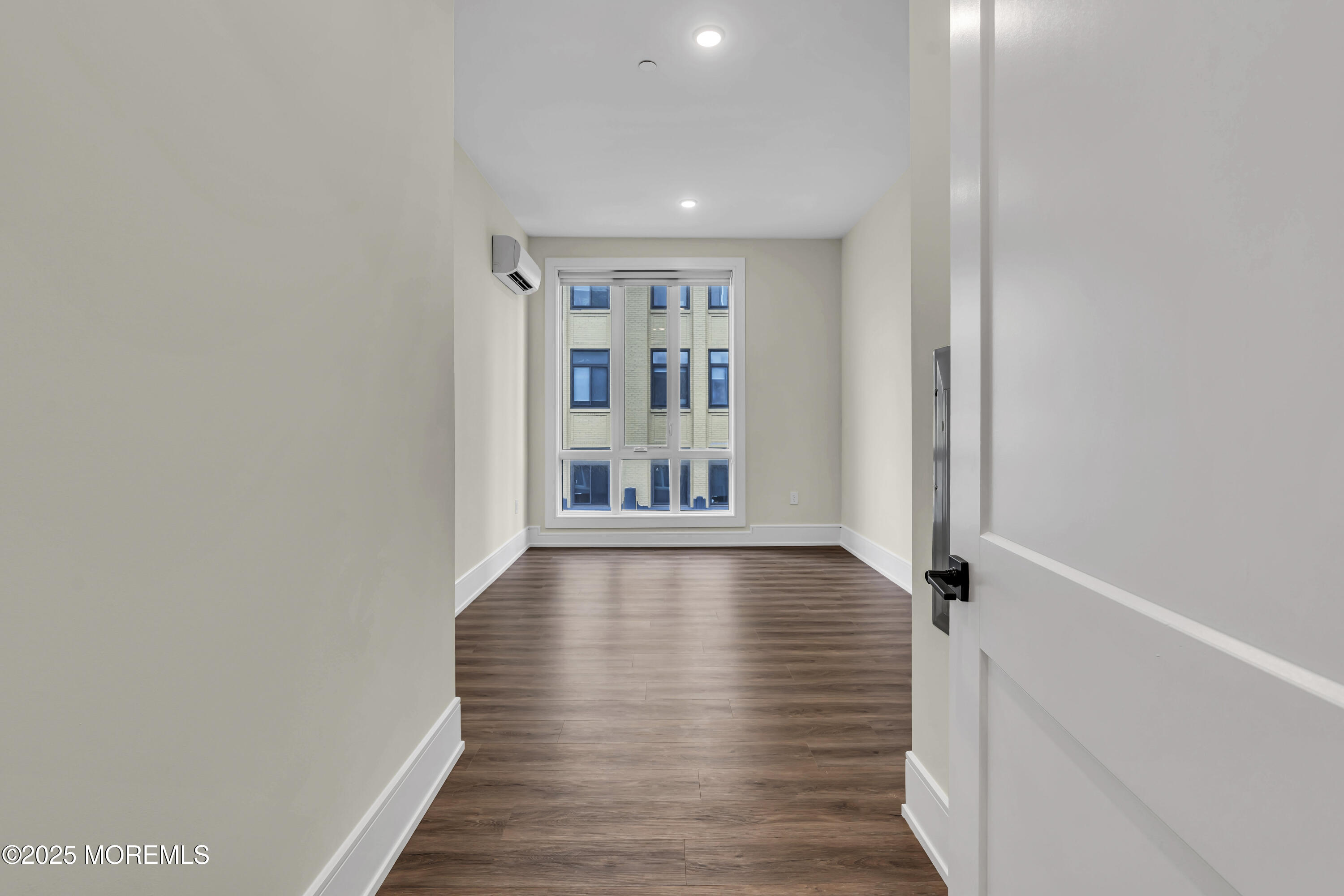 527 Bangs Avenue 309