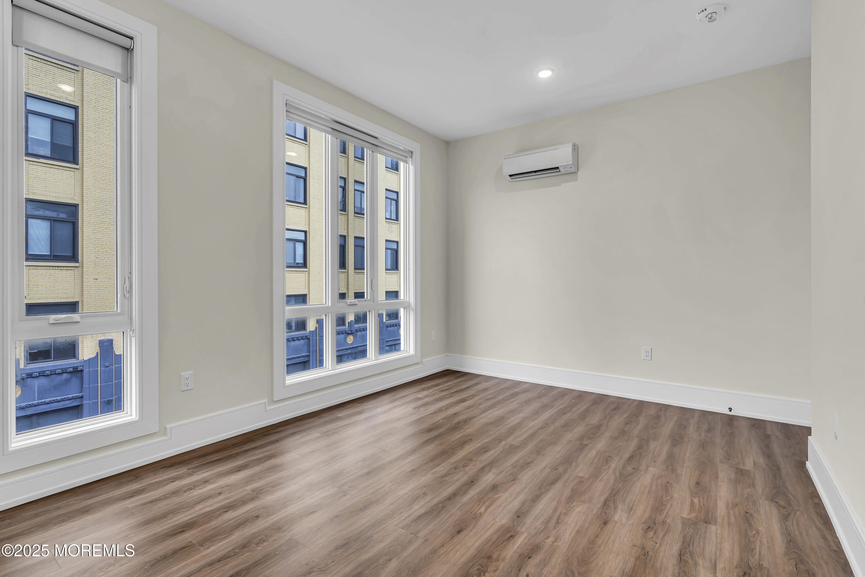527 Bangs Avenue 309