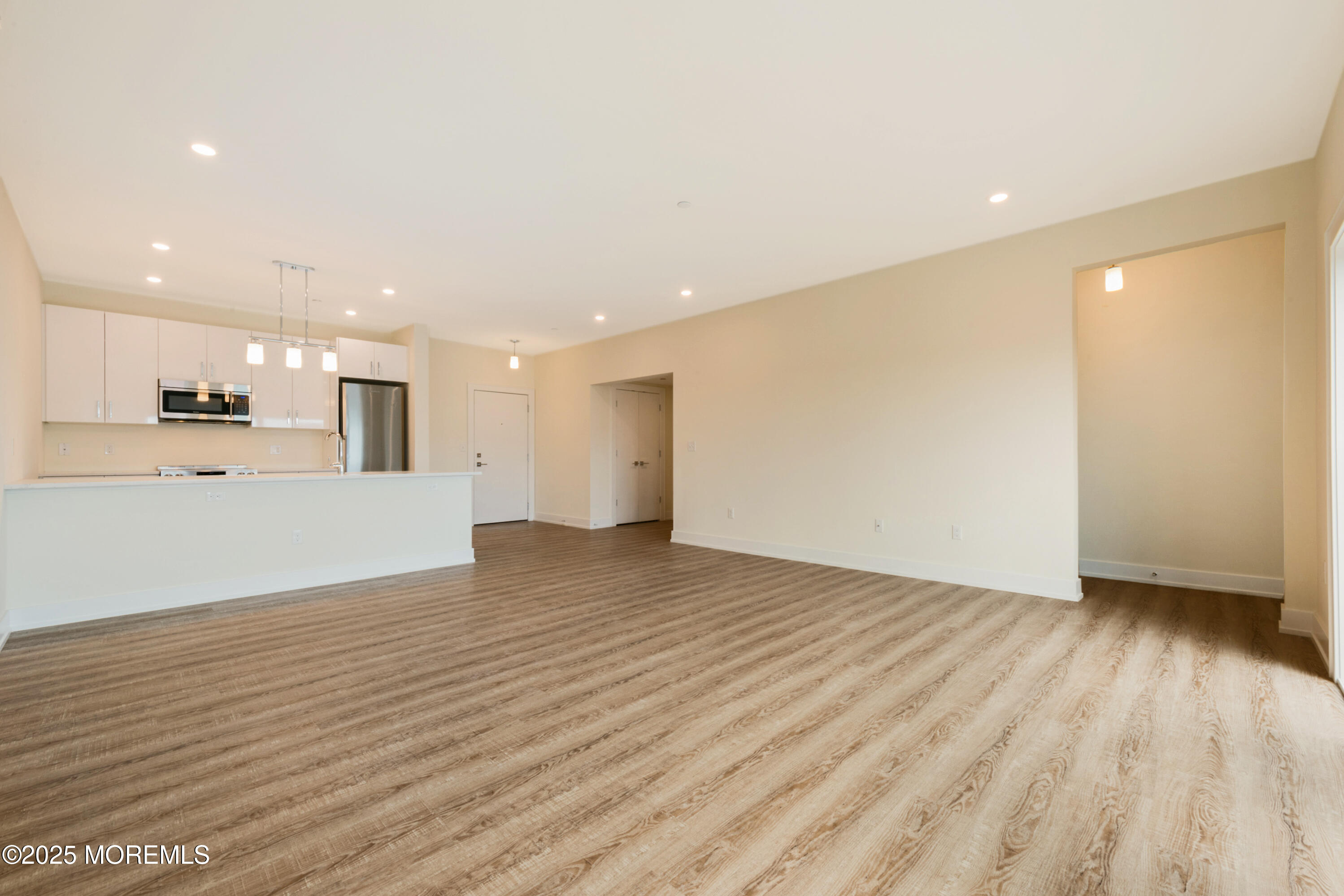 700 Bangs Avenue 402