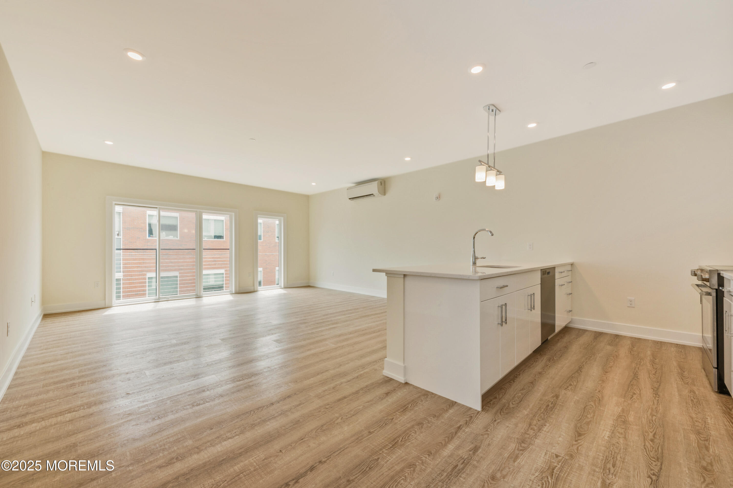 700 Bangs Avenue 302