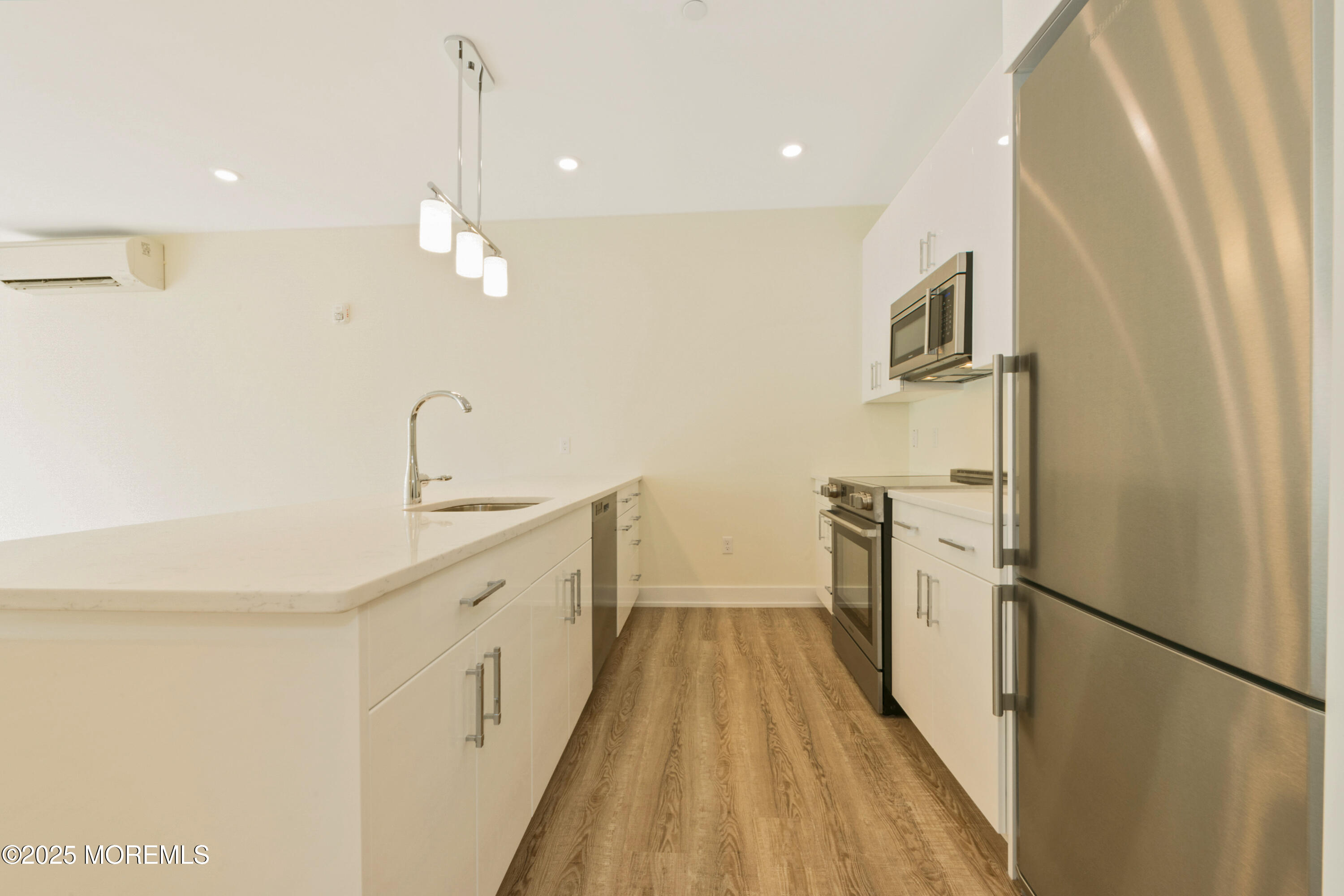 700 Bangs Avenue 302