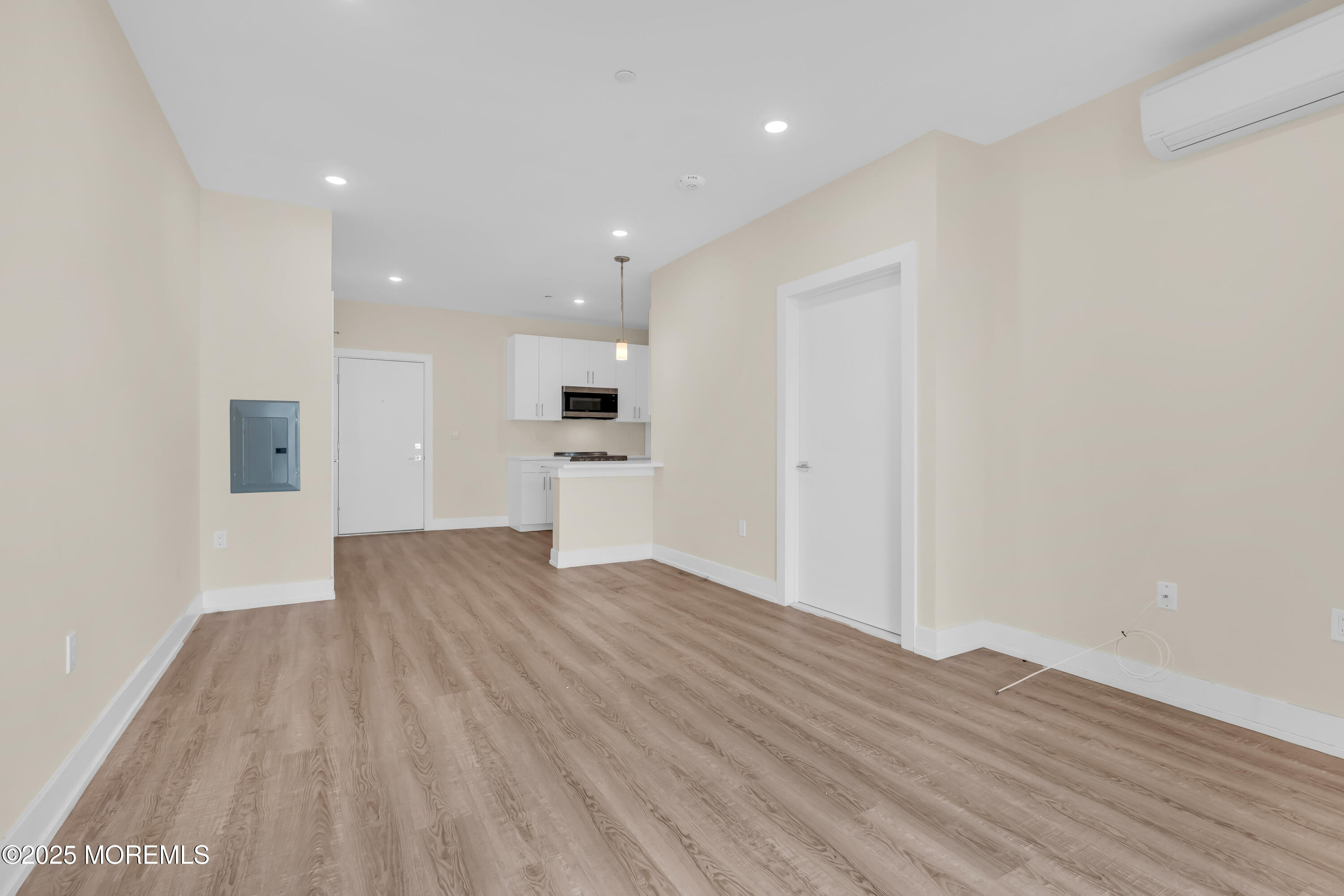 521 Lake Avenue 408