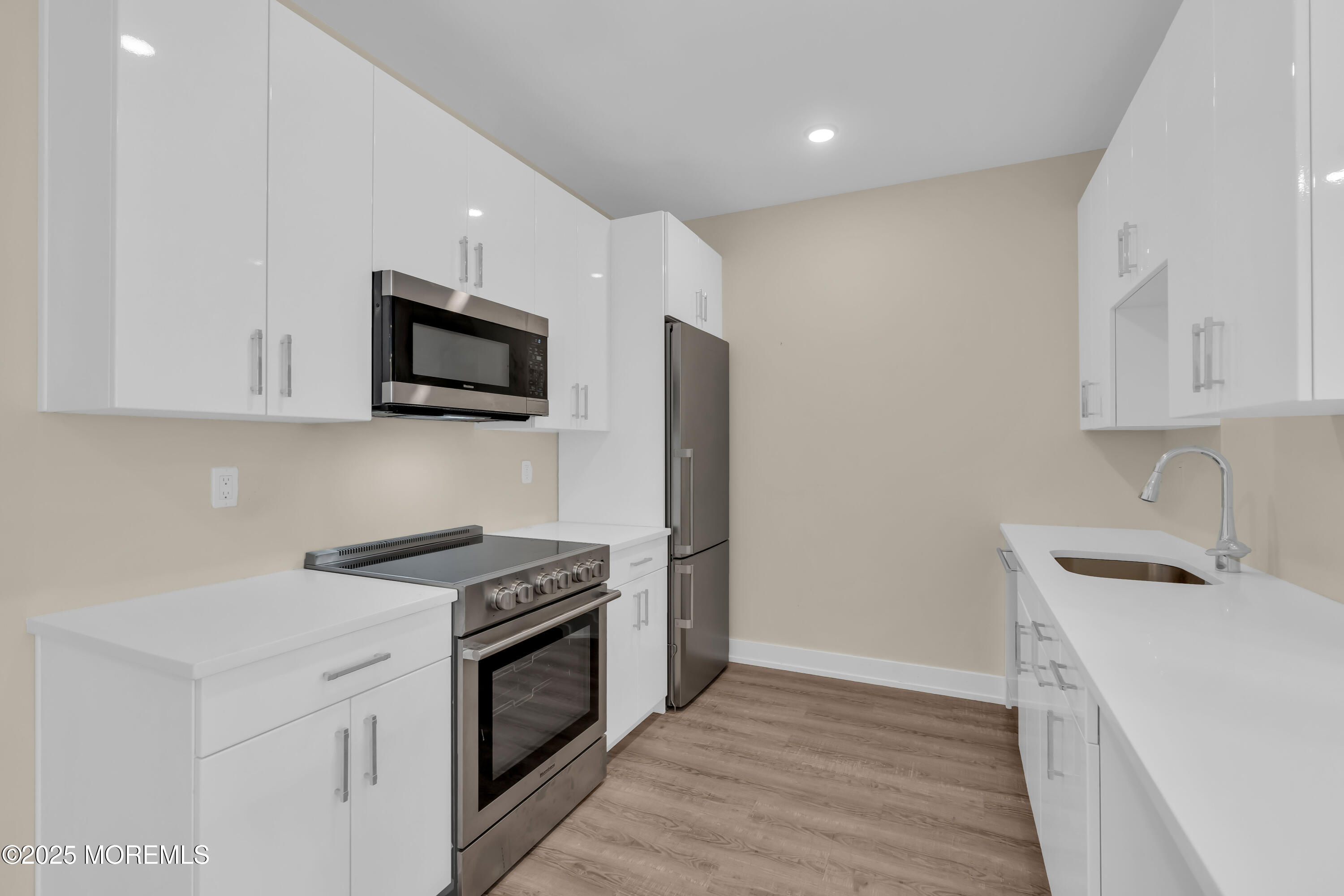 521 Lake Avenue 408