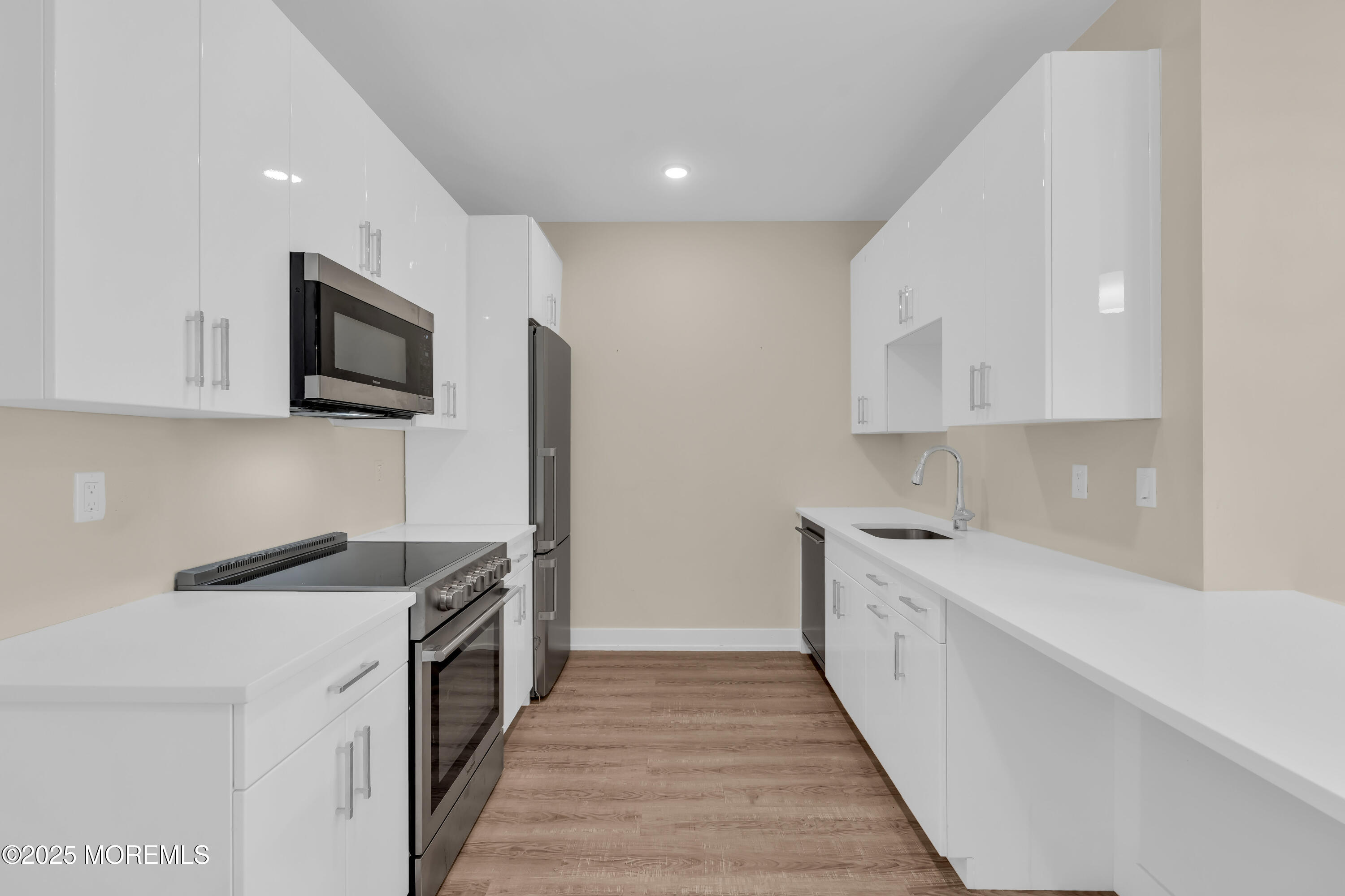 521 Lake Avenue 408