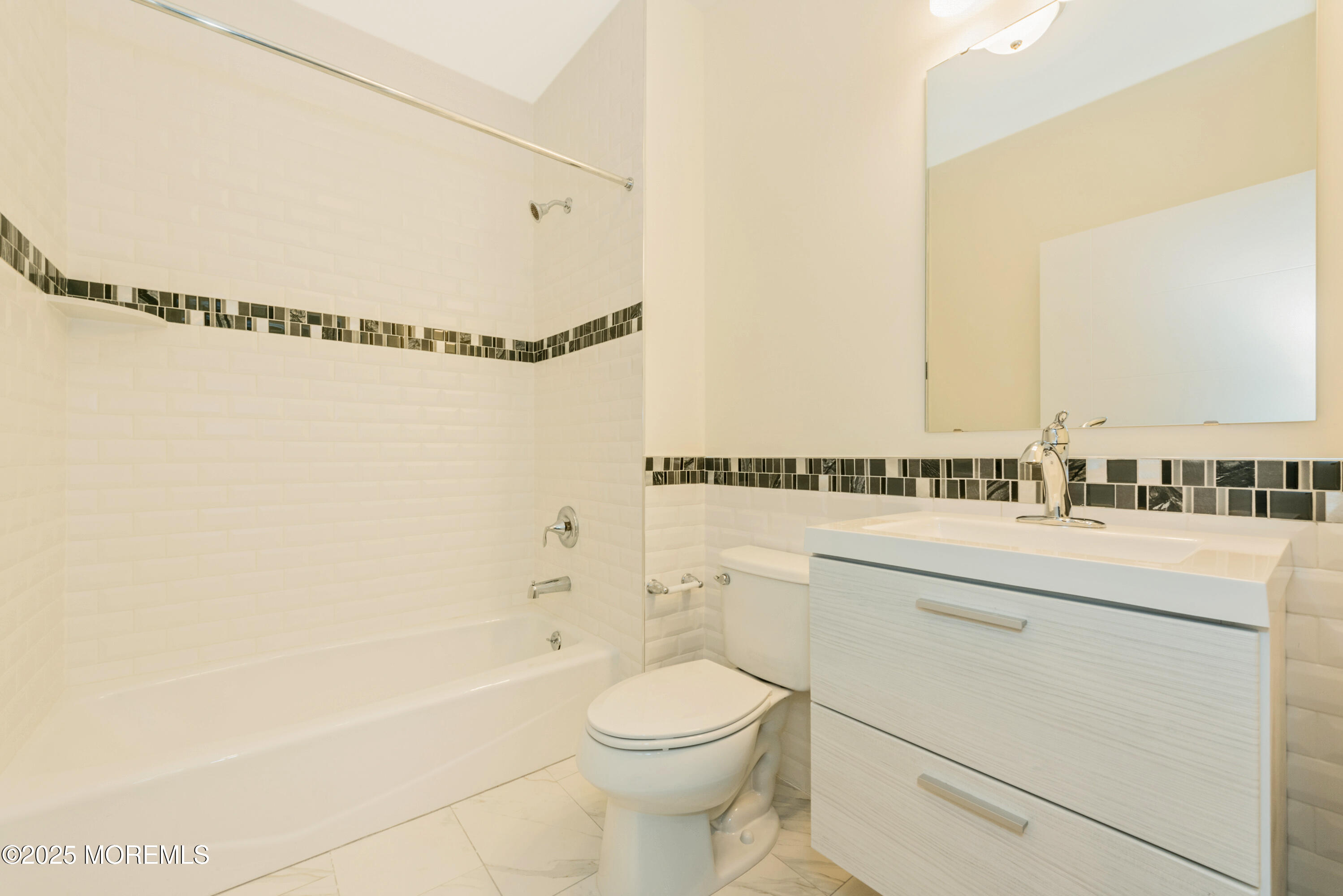 700 Bangs Avenue 408