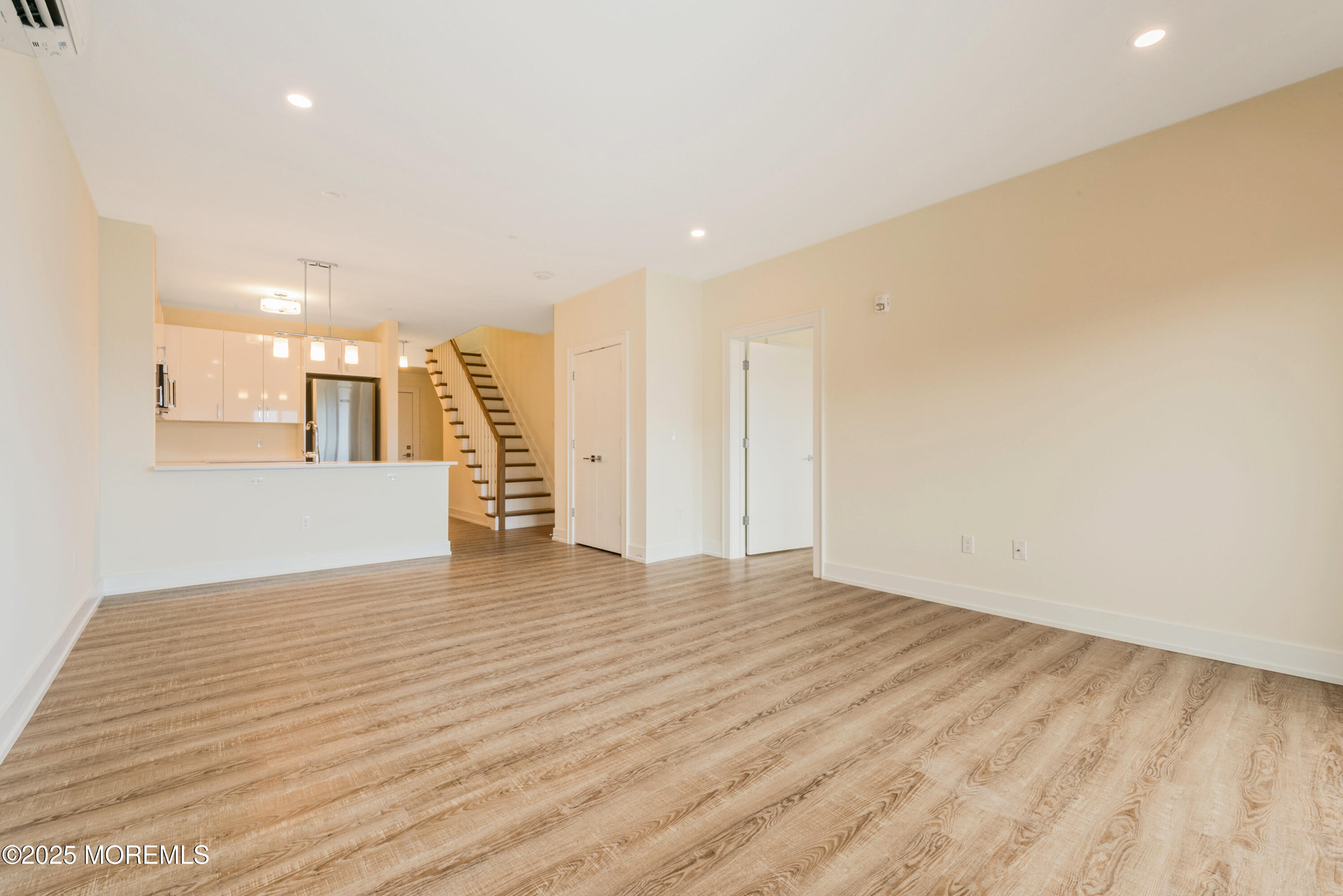 700 Bangs Avenue 408