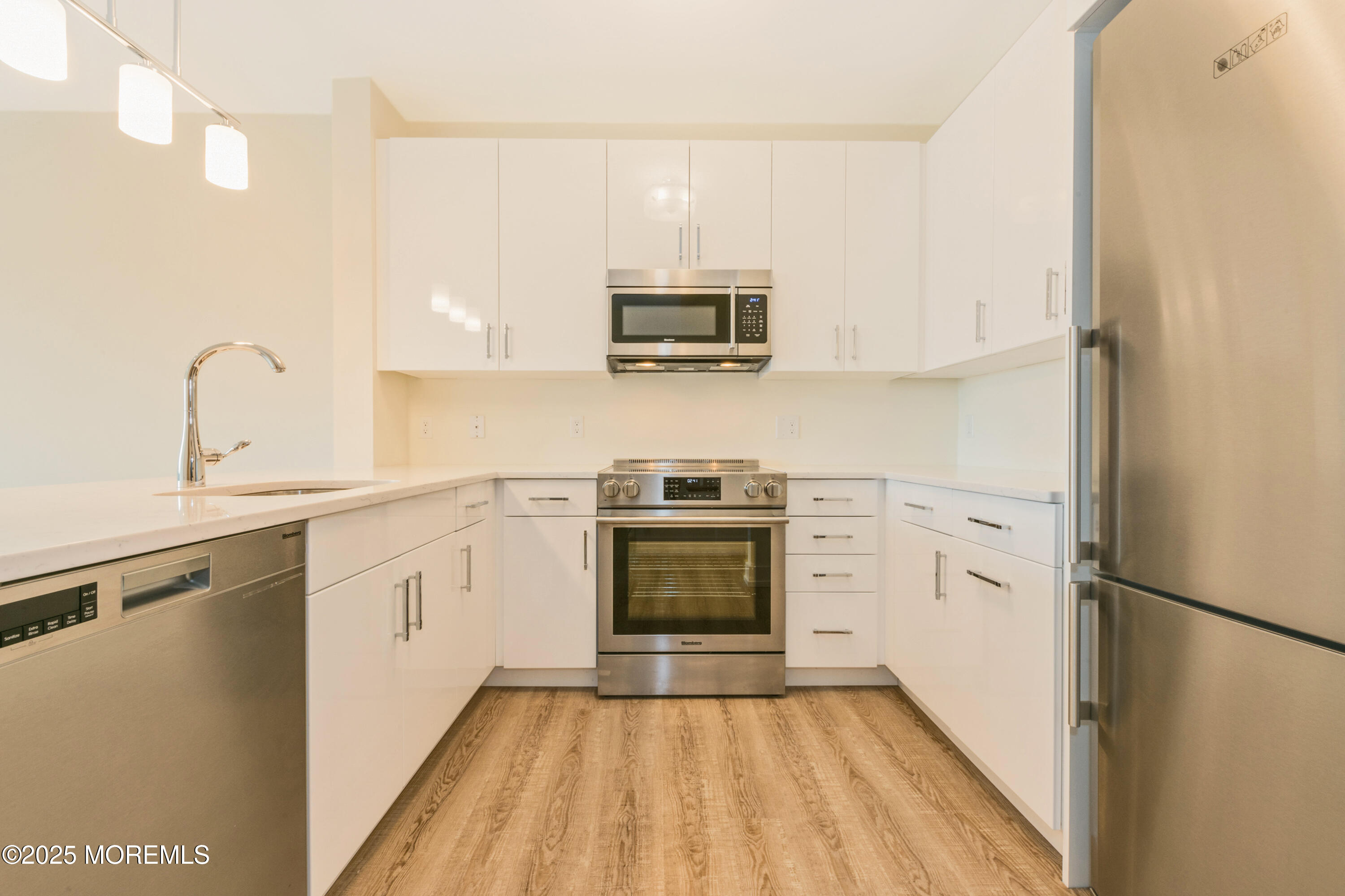 700 Bangs Avenue 408