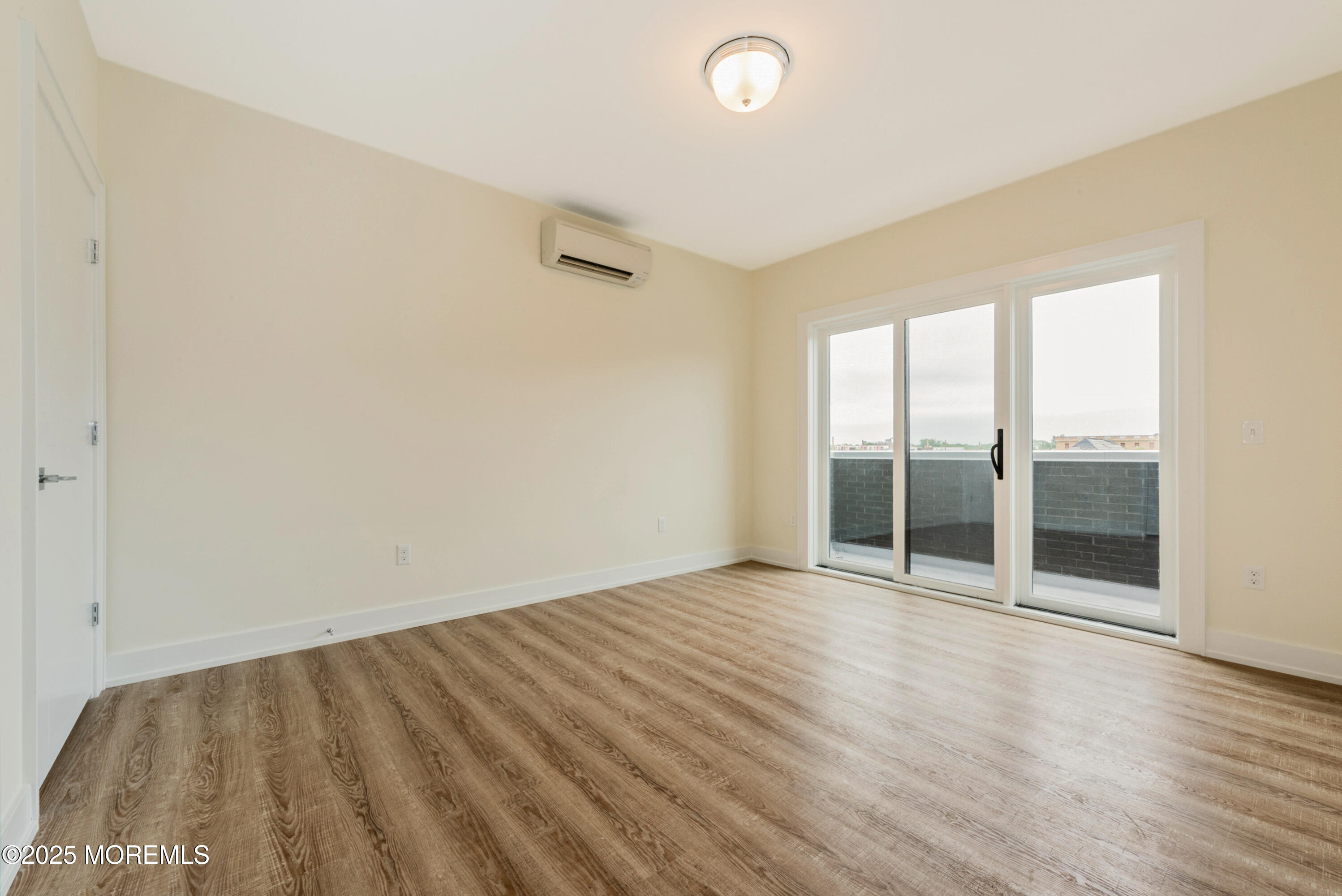 700 Bangs Avenue 408