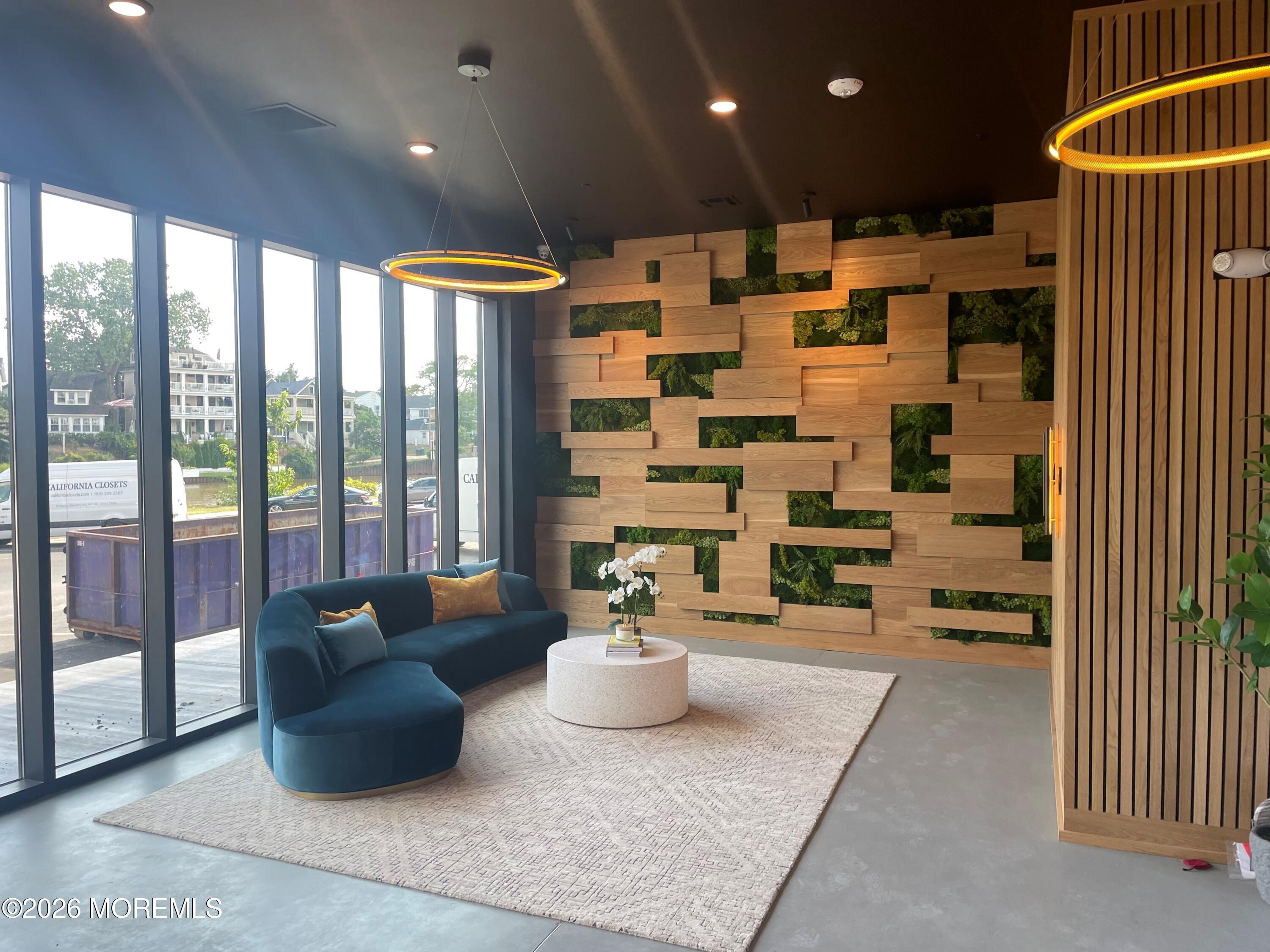 521 Lake Avenue 510