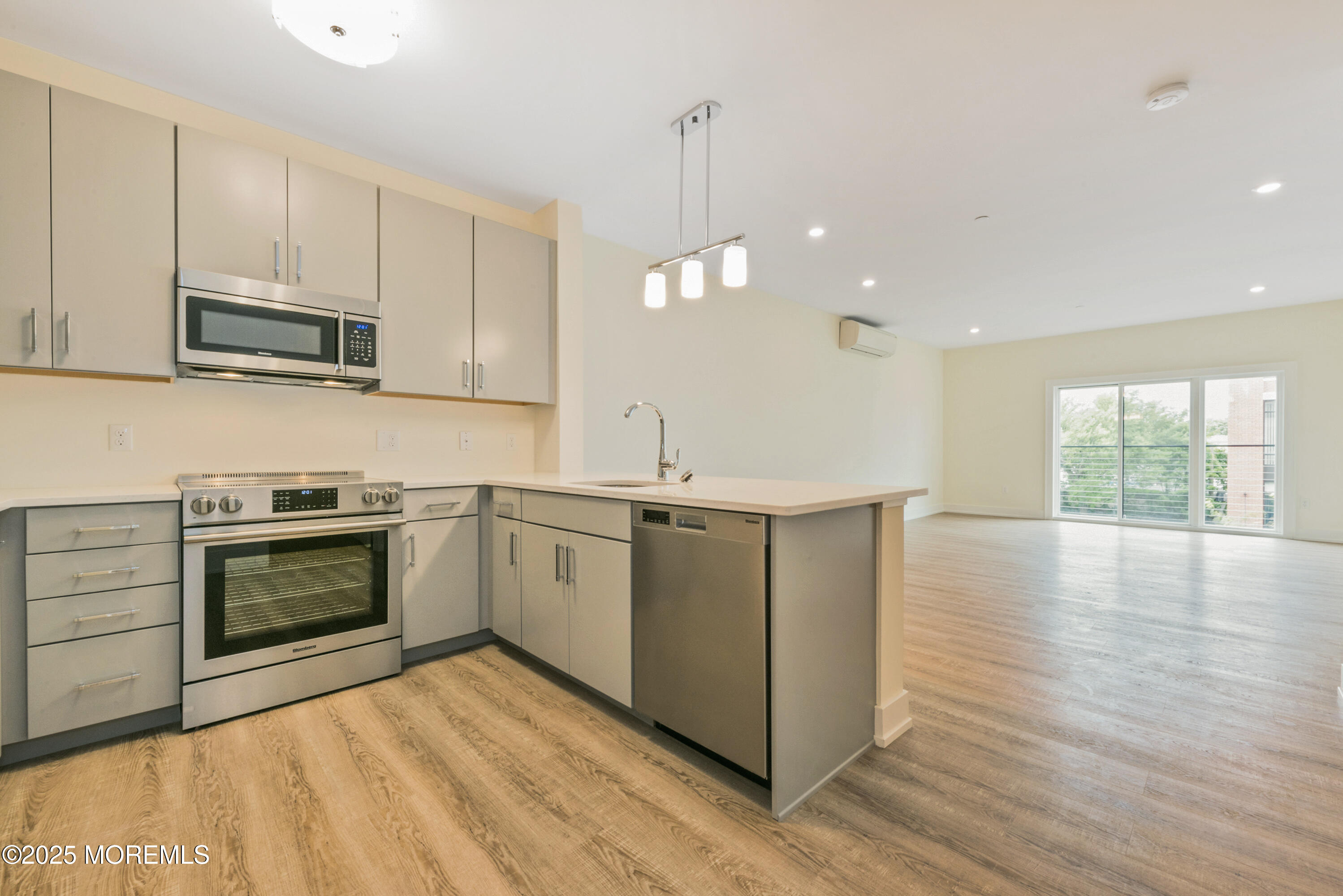 700 Bangs Avenue 314