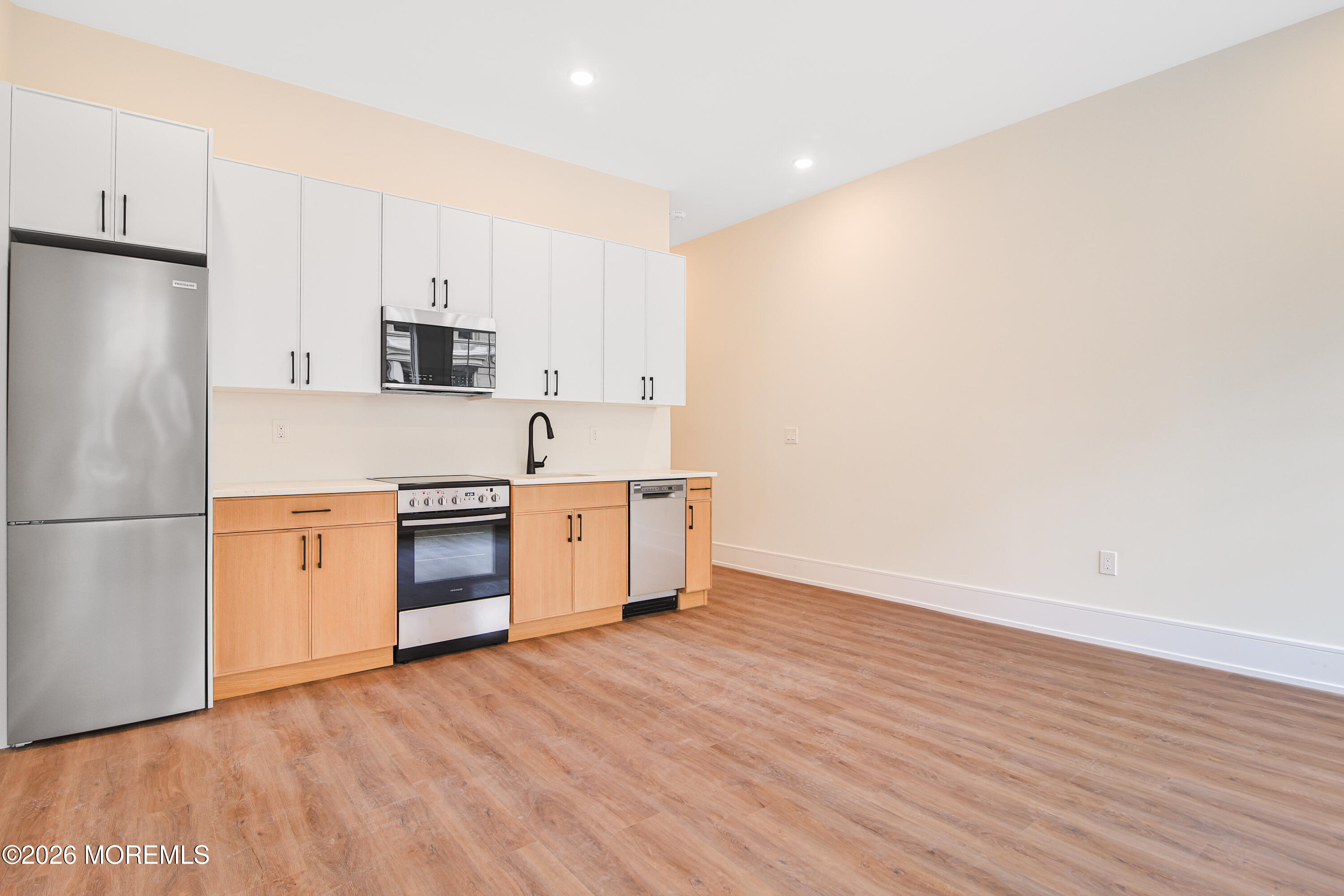 527 Bangs Avenue 412
