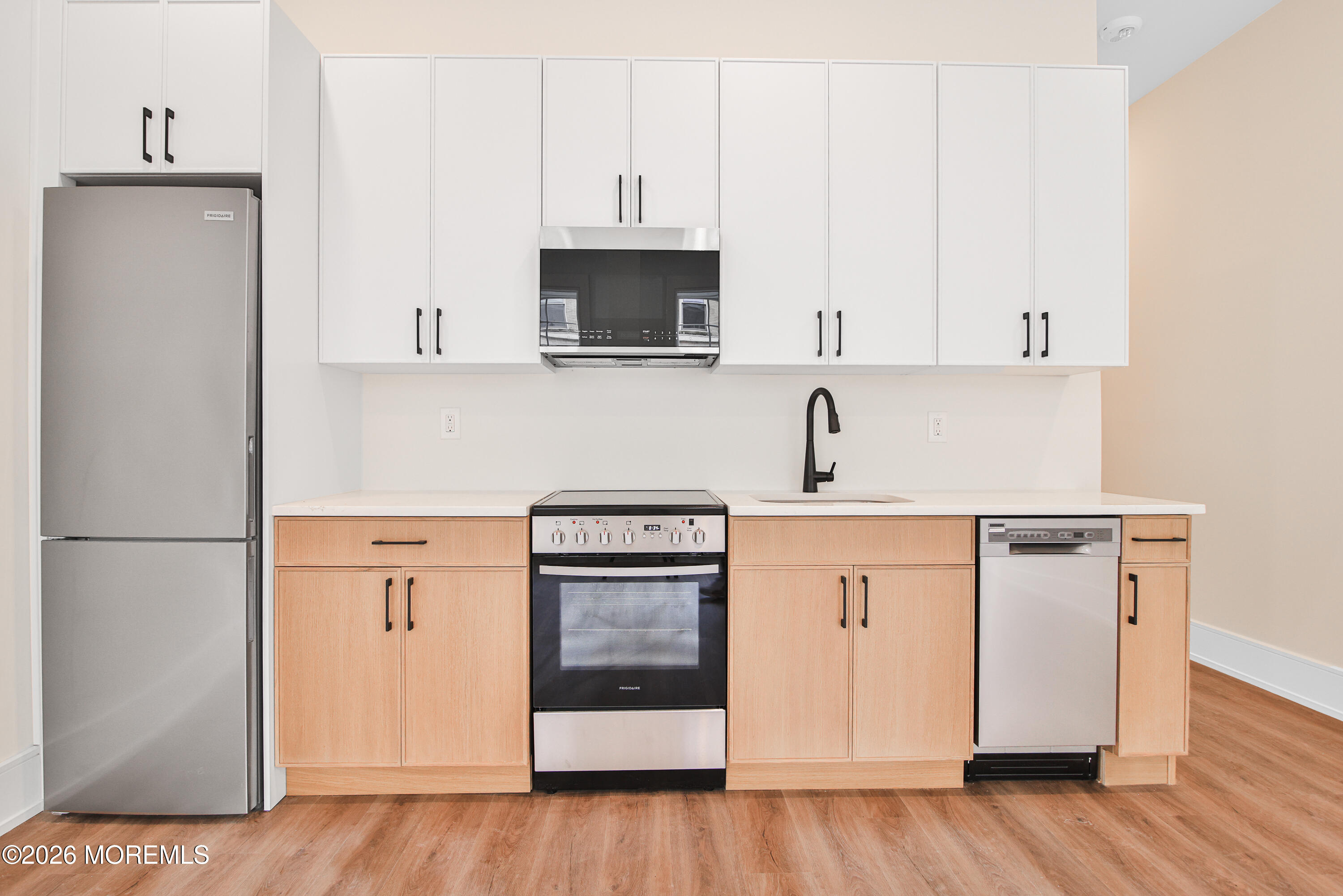 527 Bangs Avenue 412