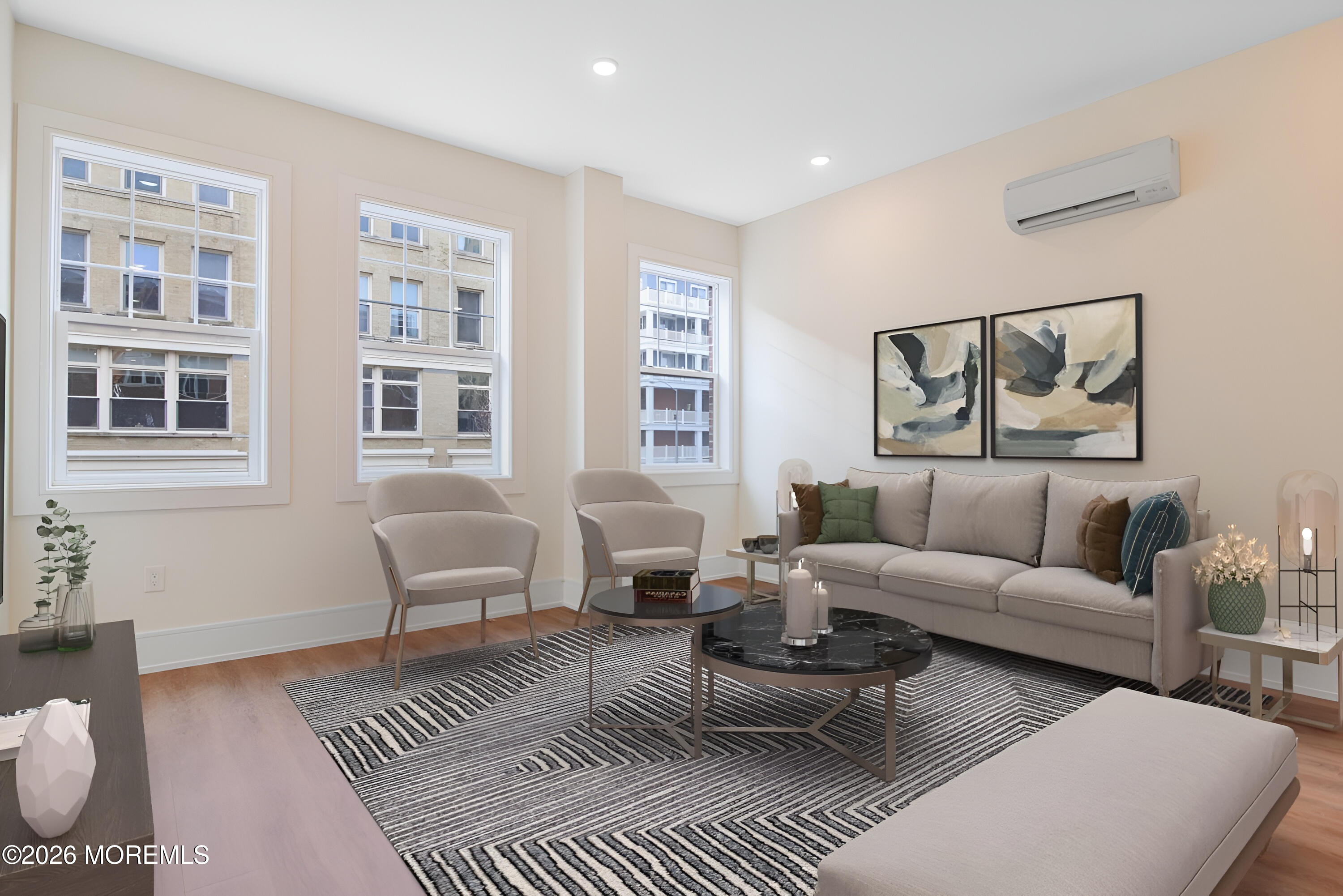 527 Bangs Avenue 201