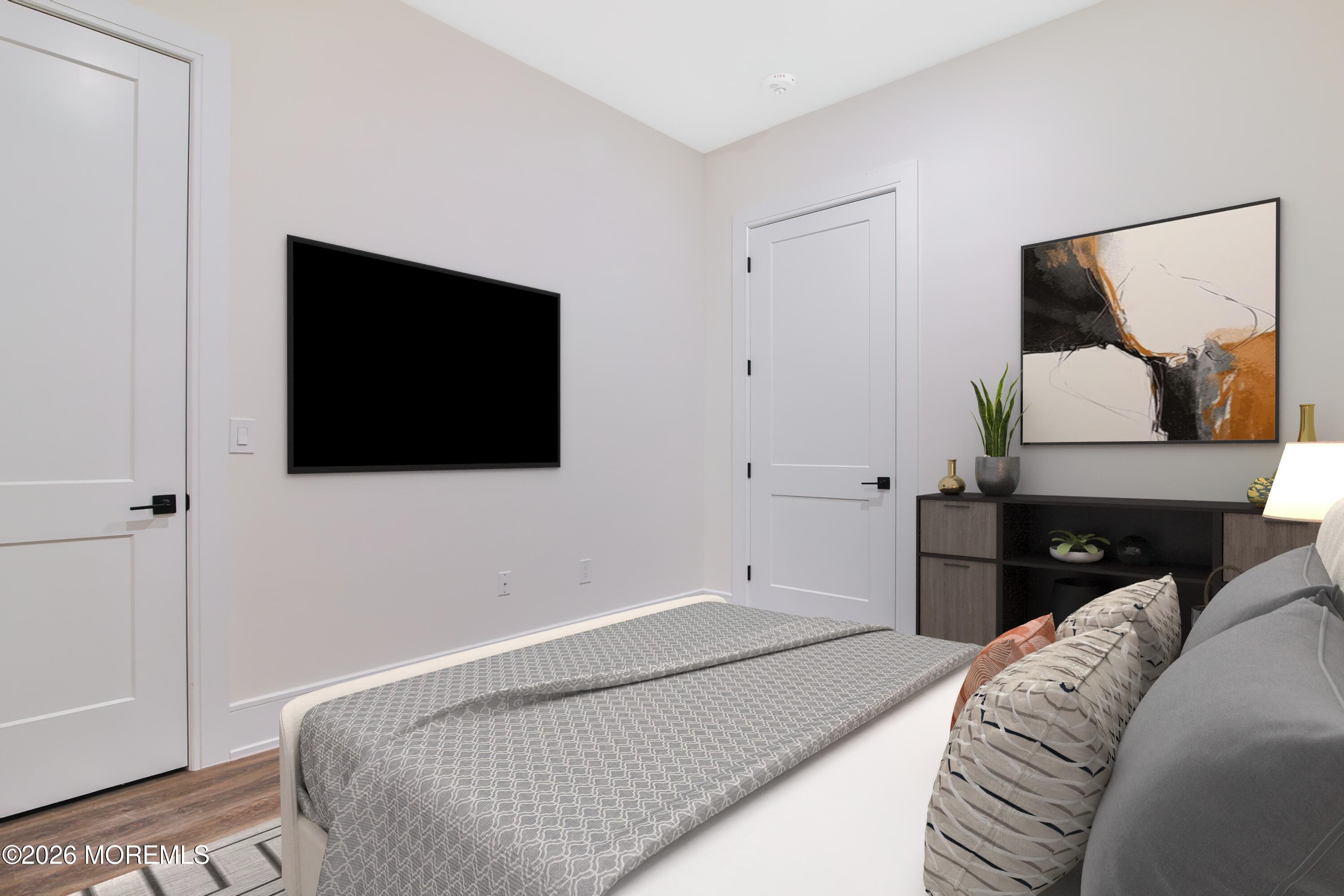 527 Bangs Avenue 201
