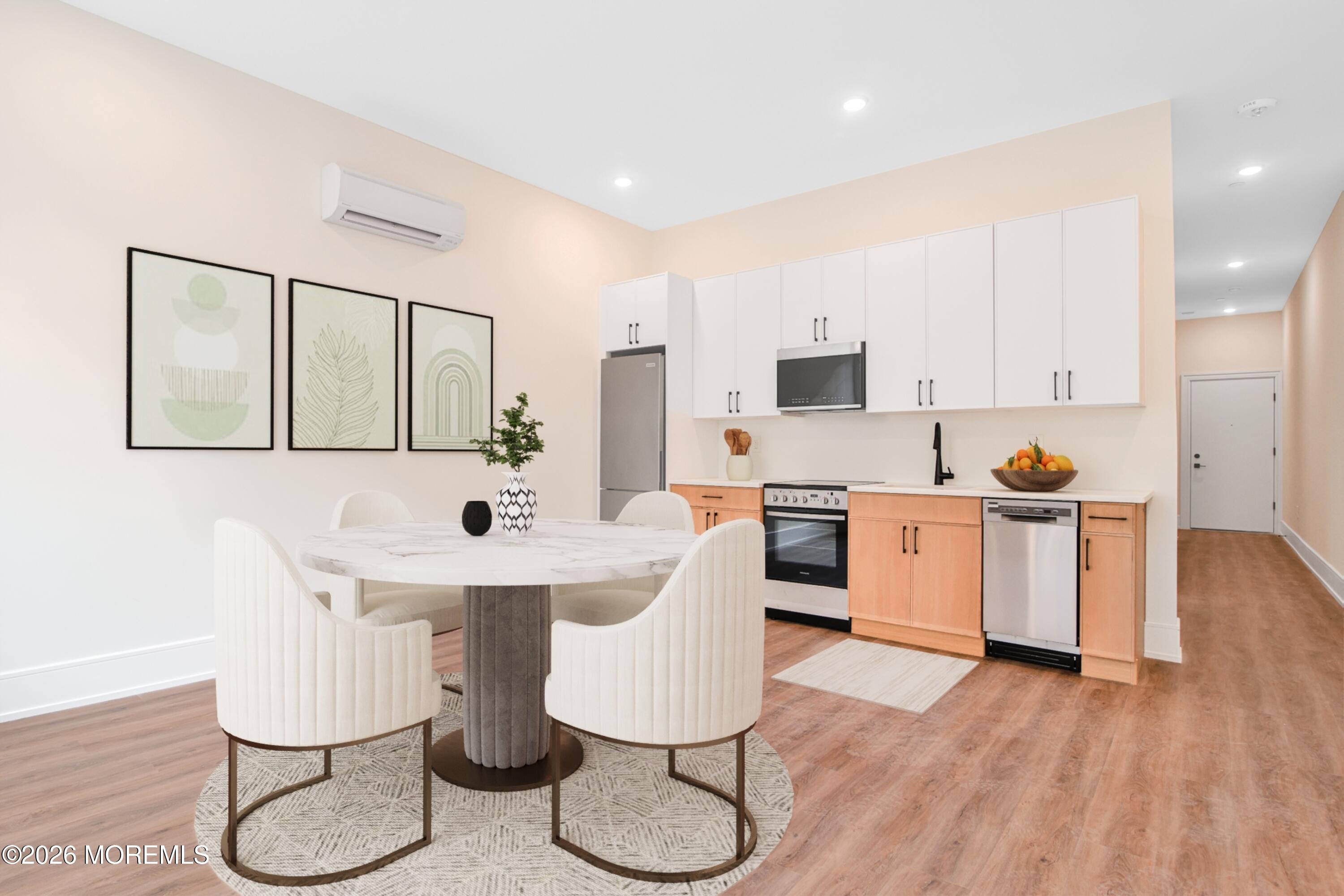 527 Bangs Avenue 306