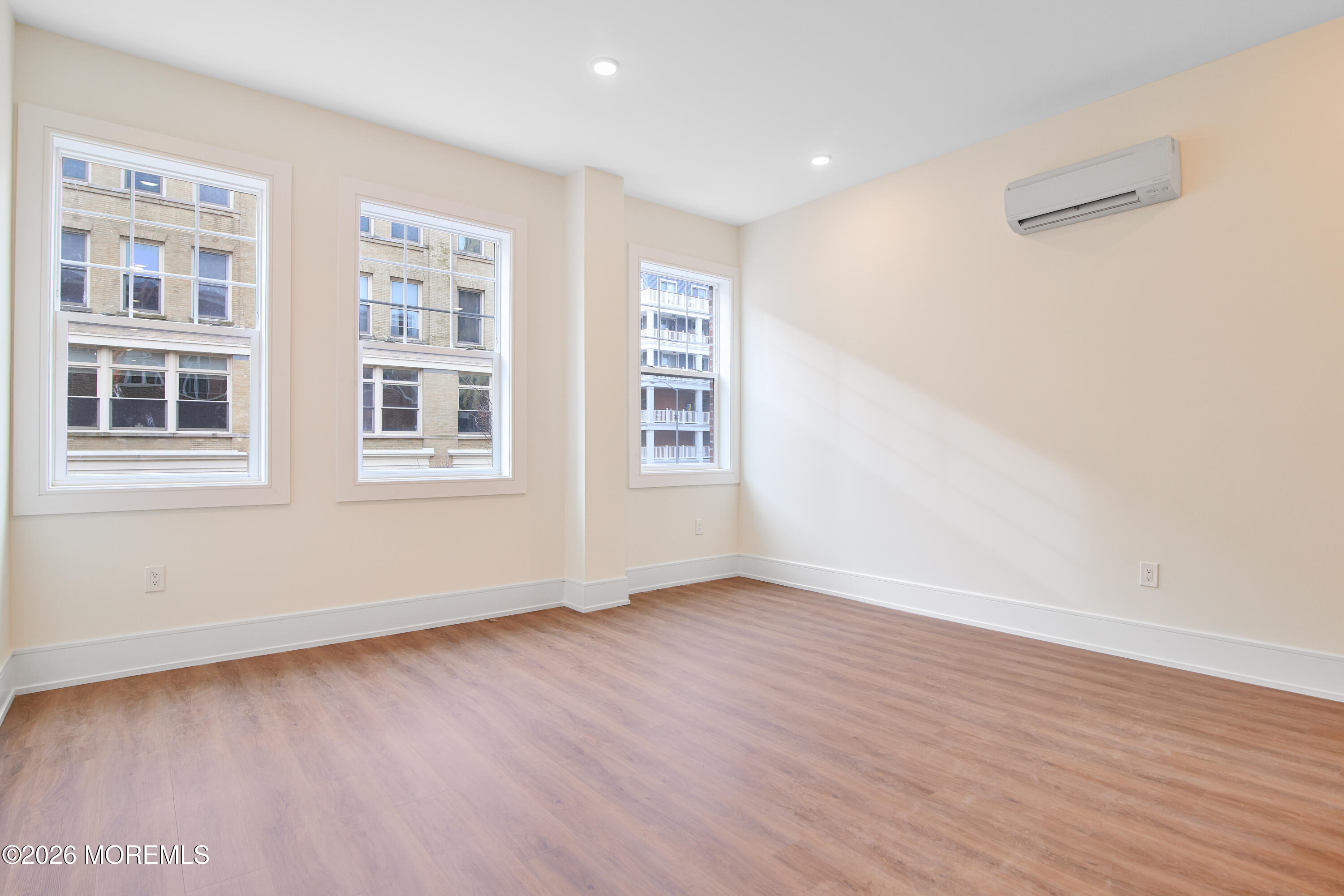 527 Bangs Avenue 306
